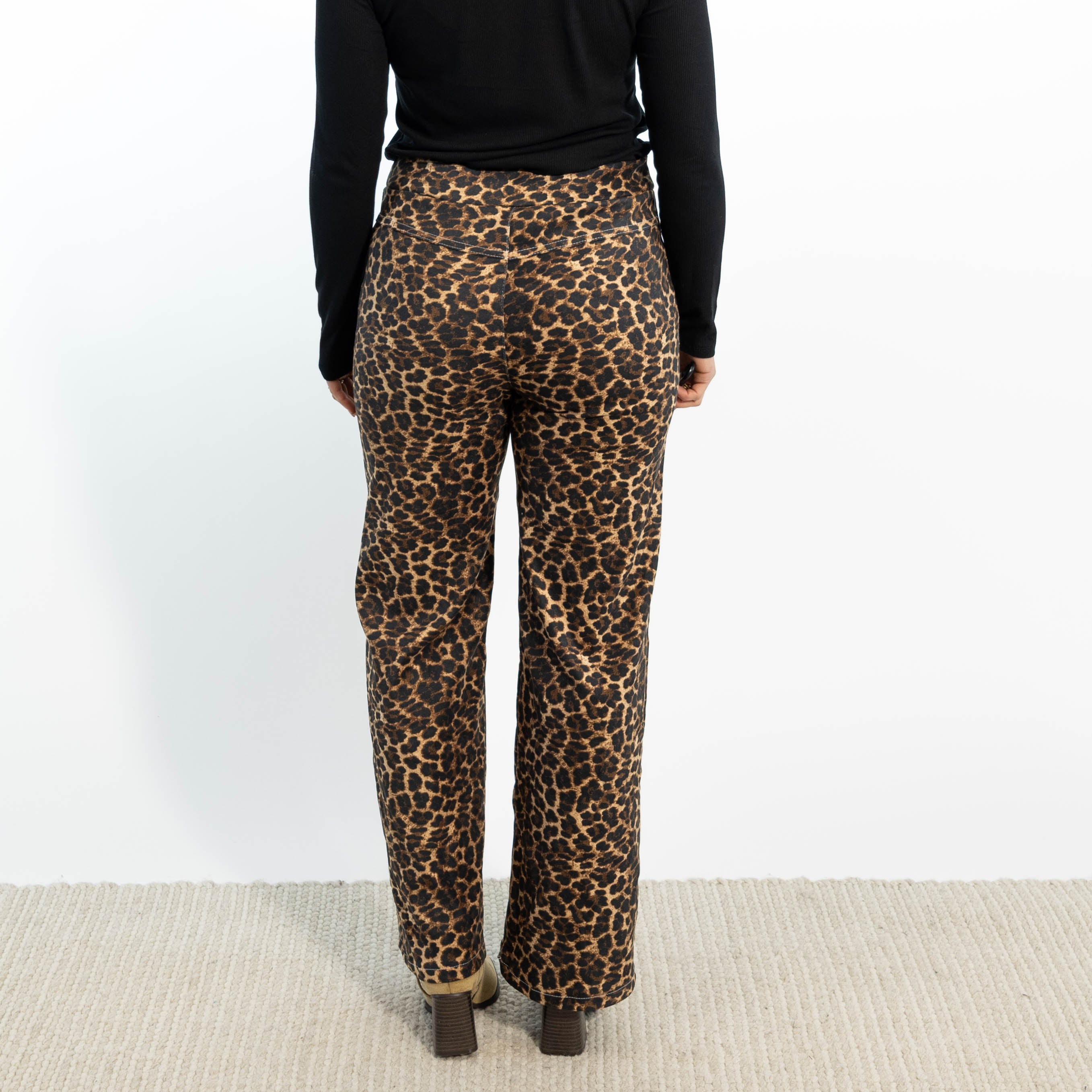 Tia leo bukser, Choko