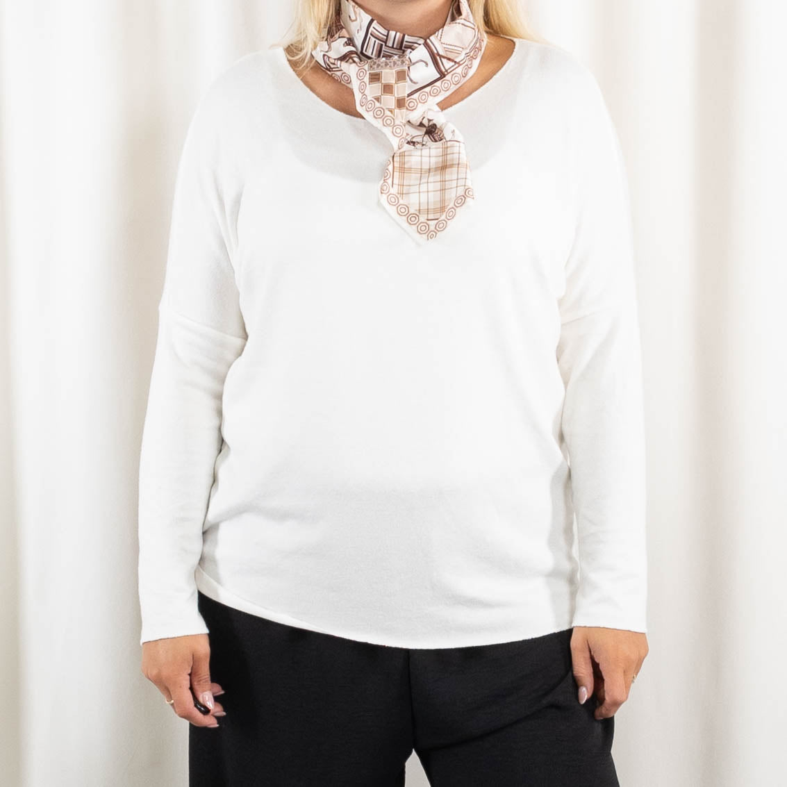 Charlie strik, Hvid