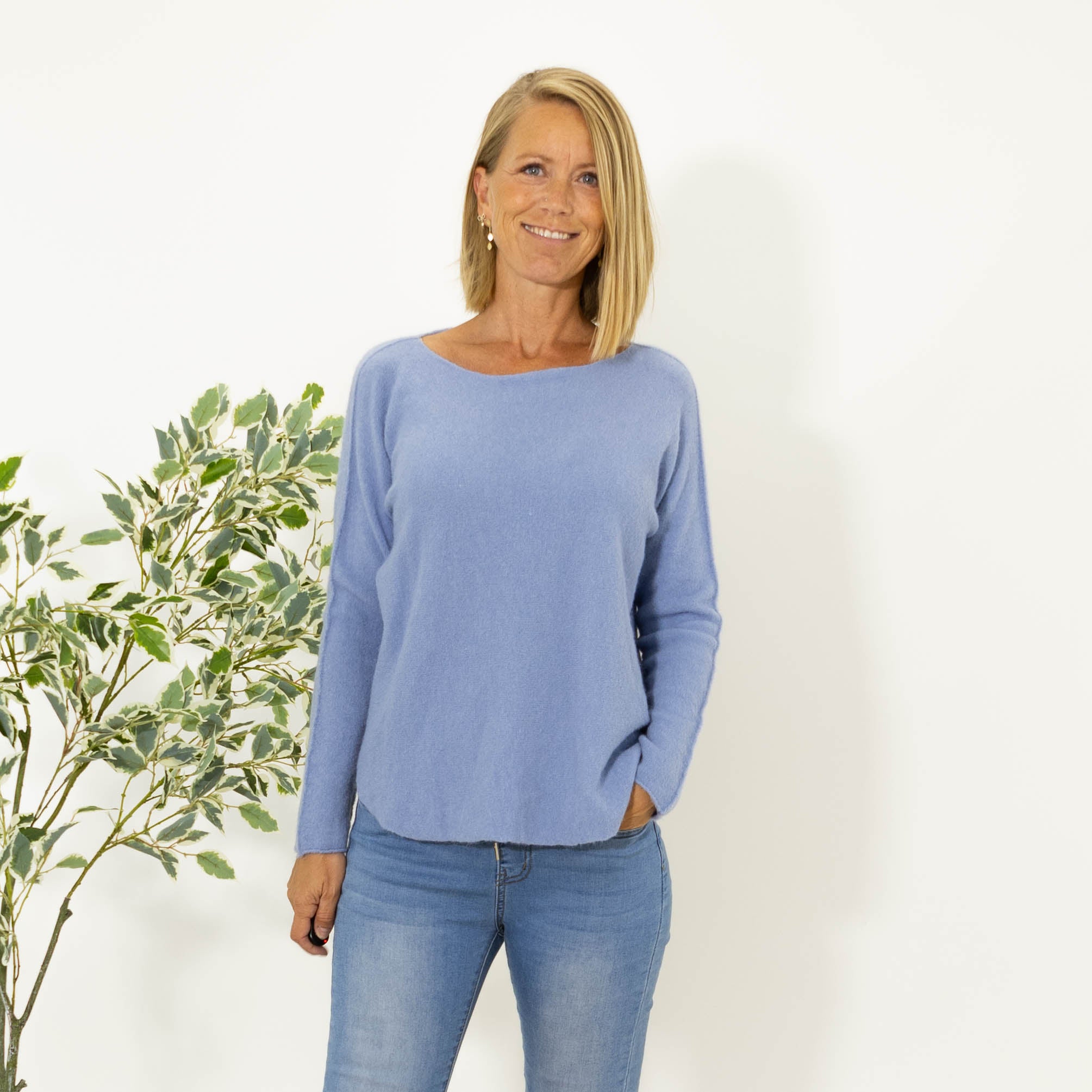 Anastacia strik, Lyseblå