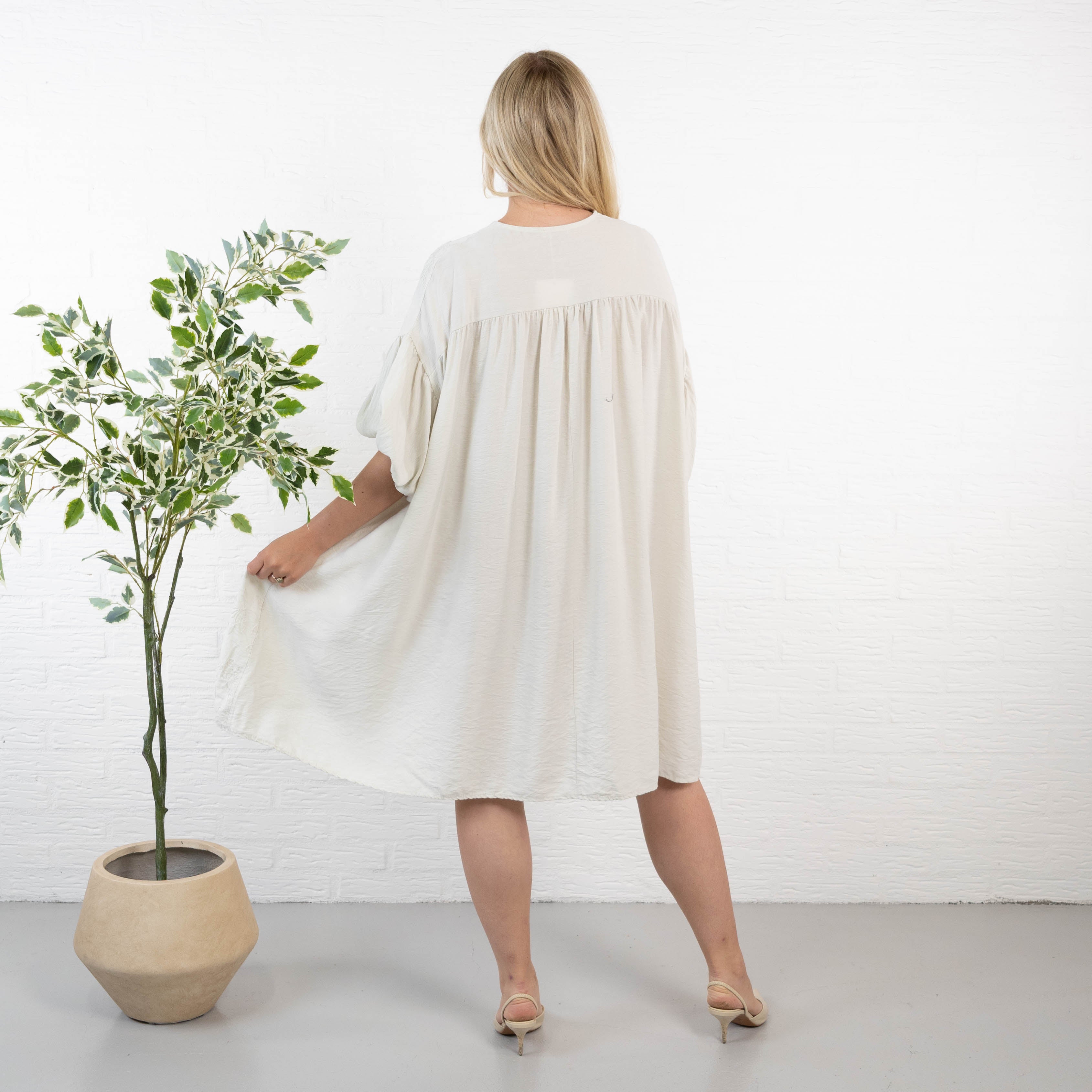 Queenie kjole, Beige