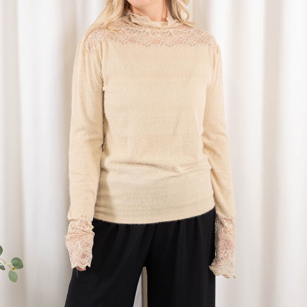 Jill overdel, Beige