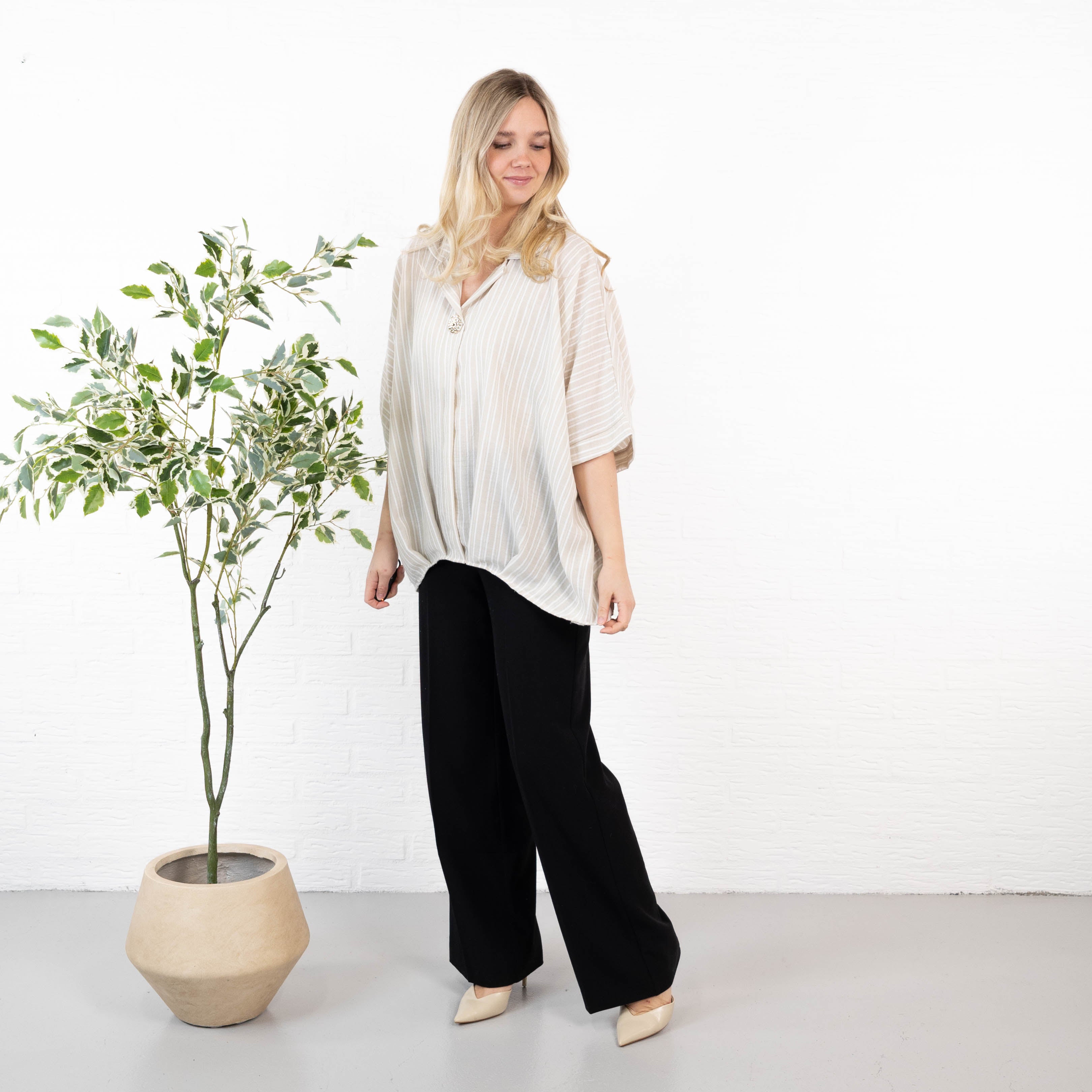 Chrisy overdel, Beige