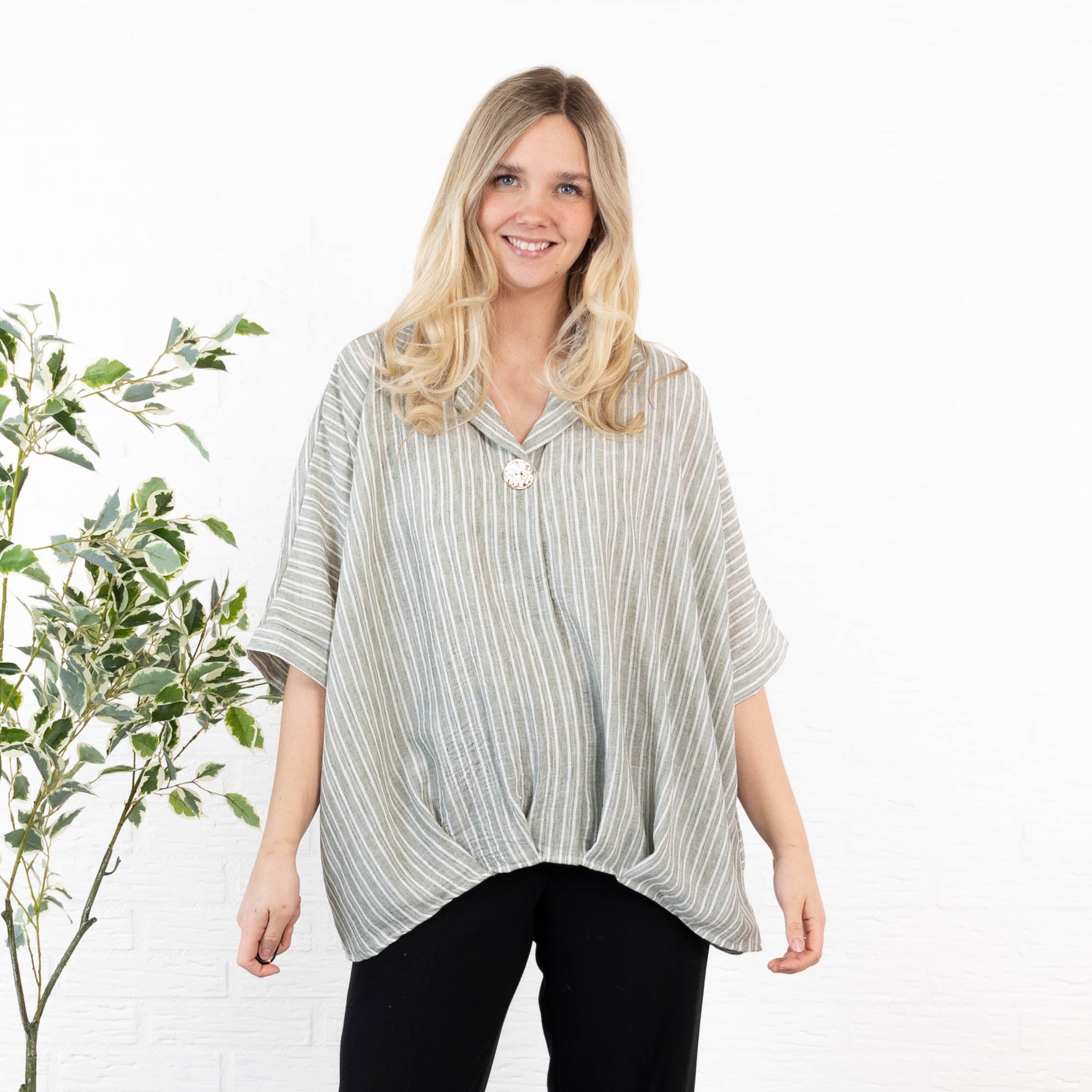 Chrisy overdel, Khaki