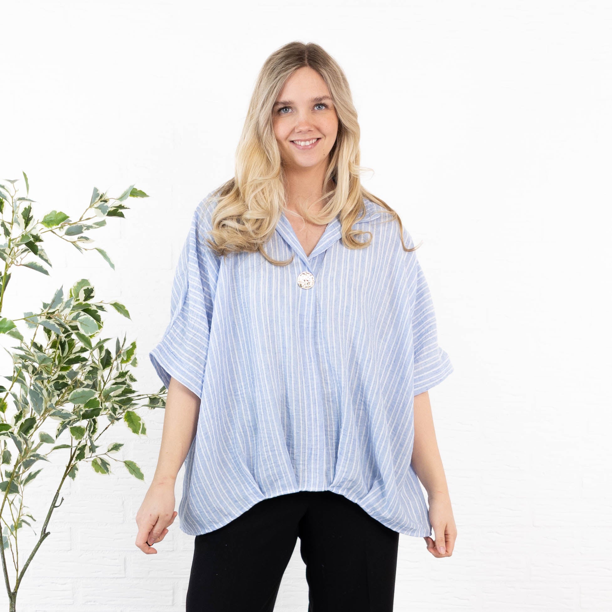 Chrisy overdel, Lyseblå