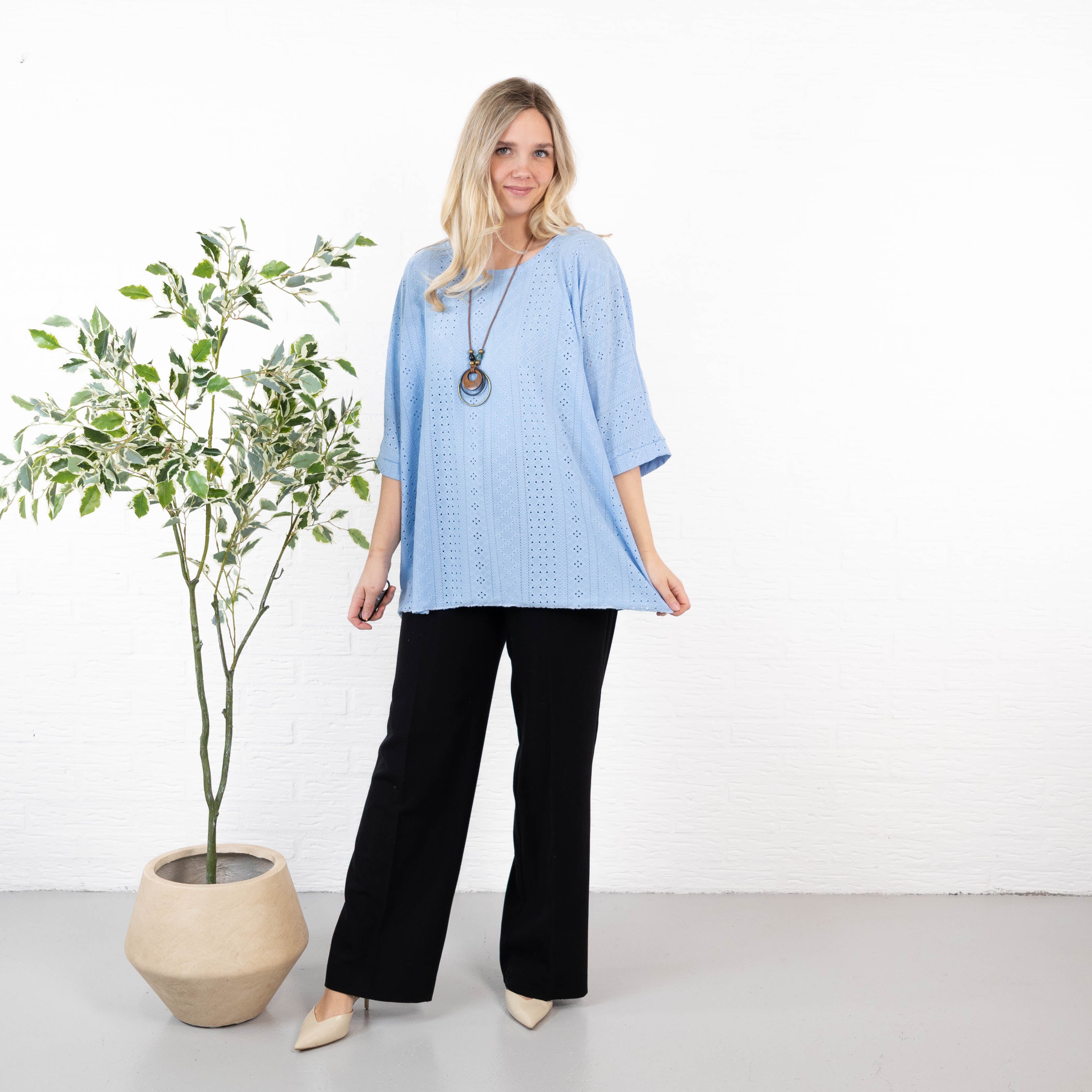 Gina overdel, Lyseblå