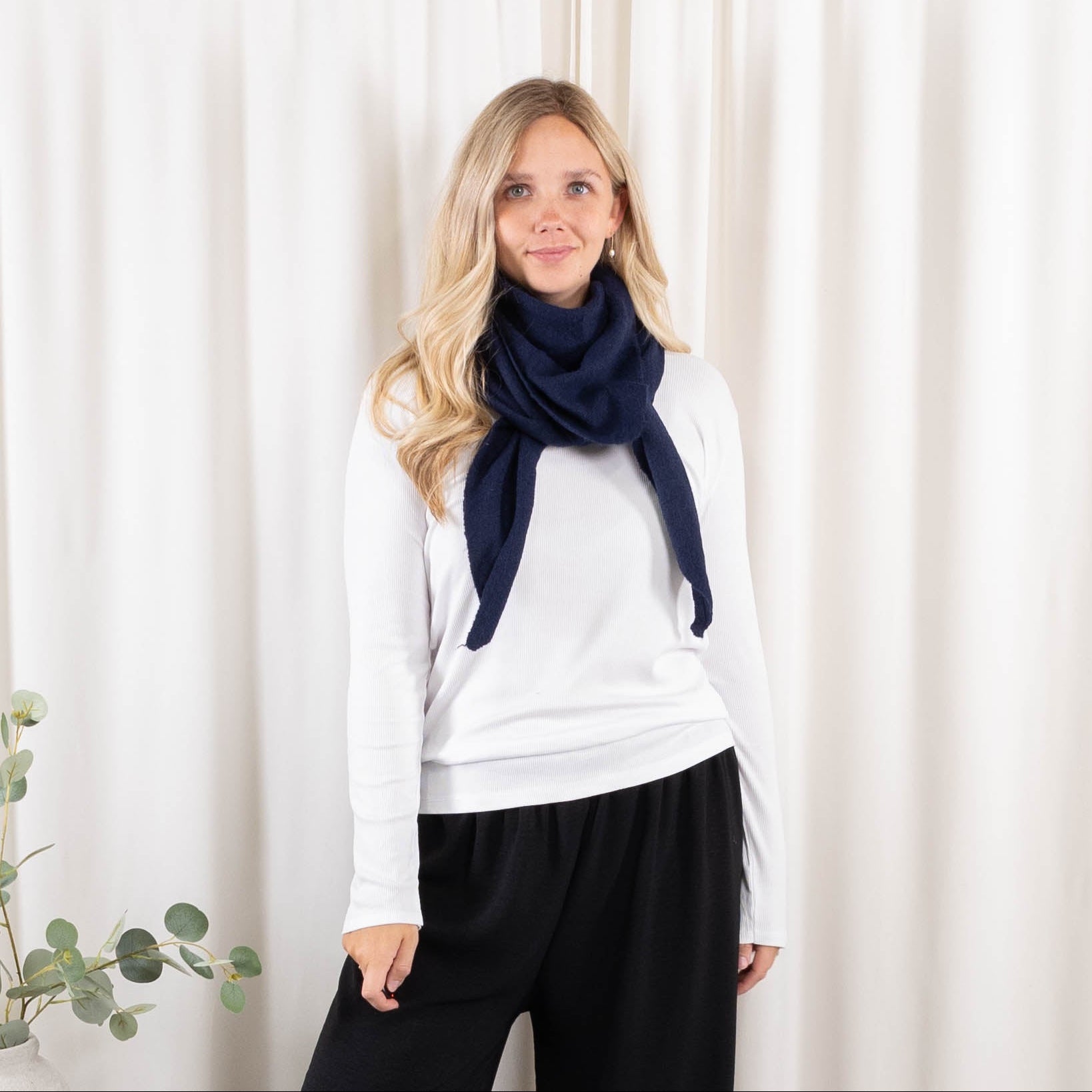 Trine tørklæde, Navy