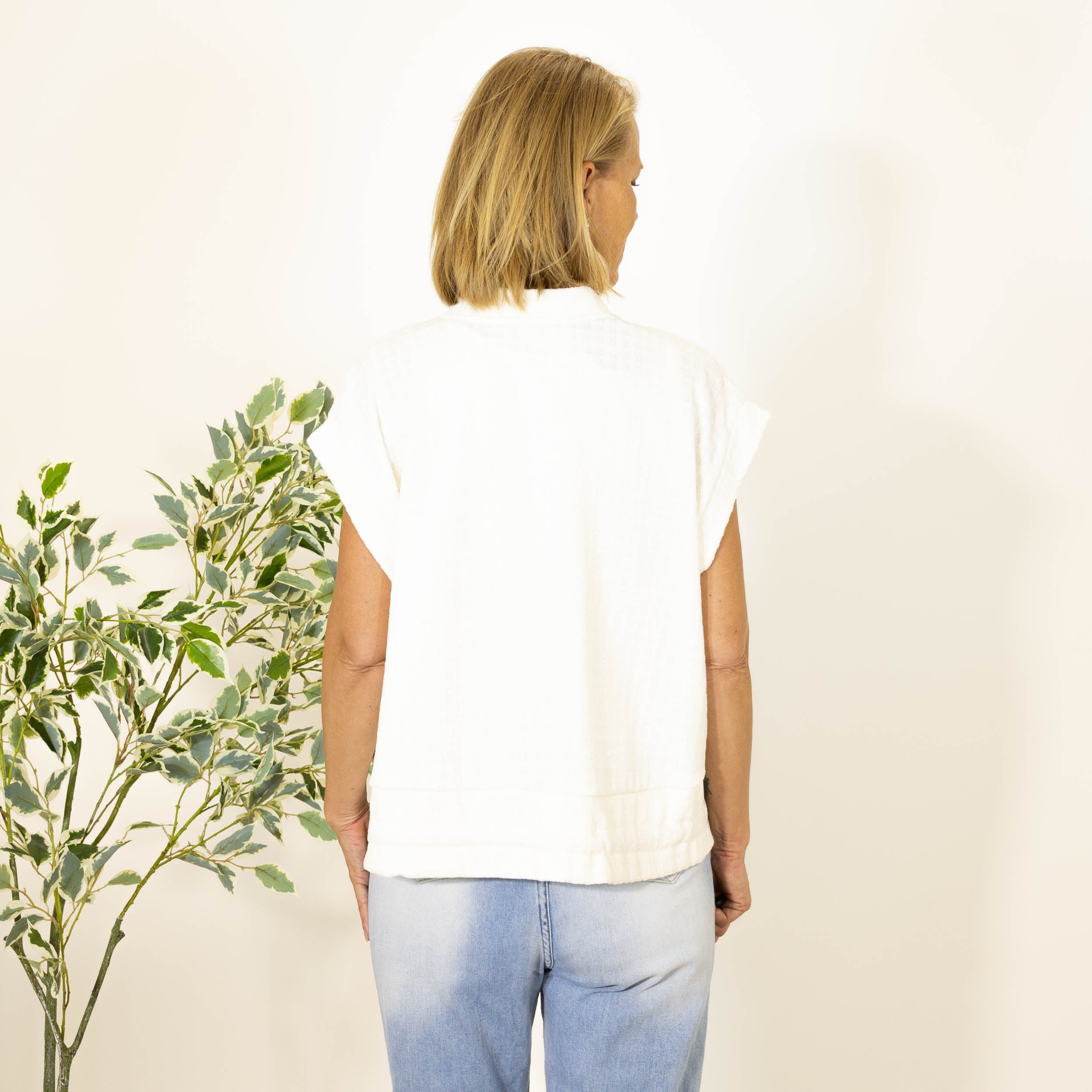 Amanda ternet vest, Råhvid