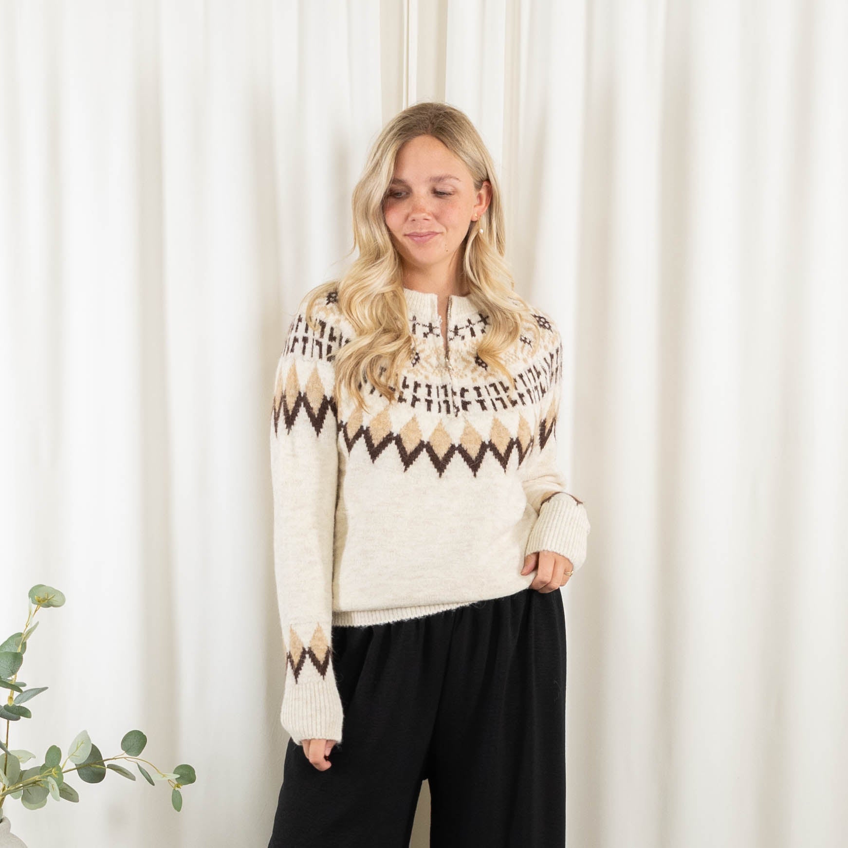 Delilah strik, Beige