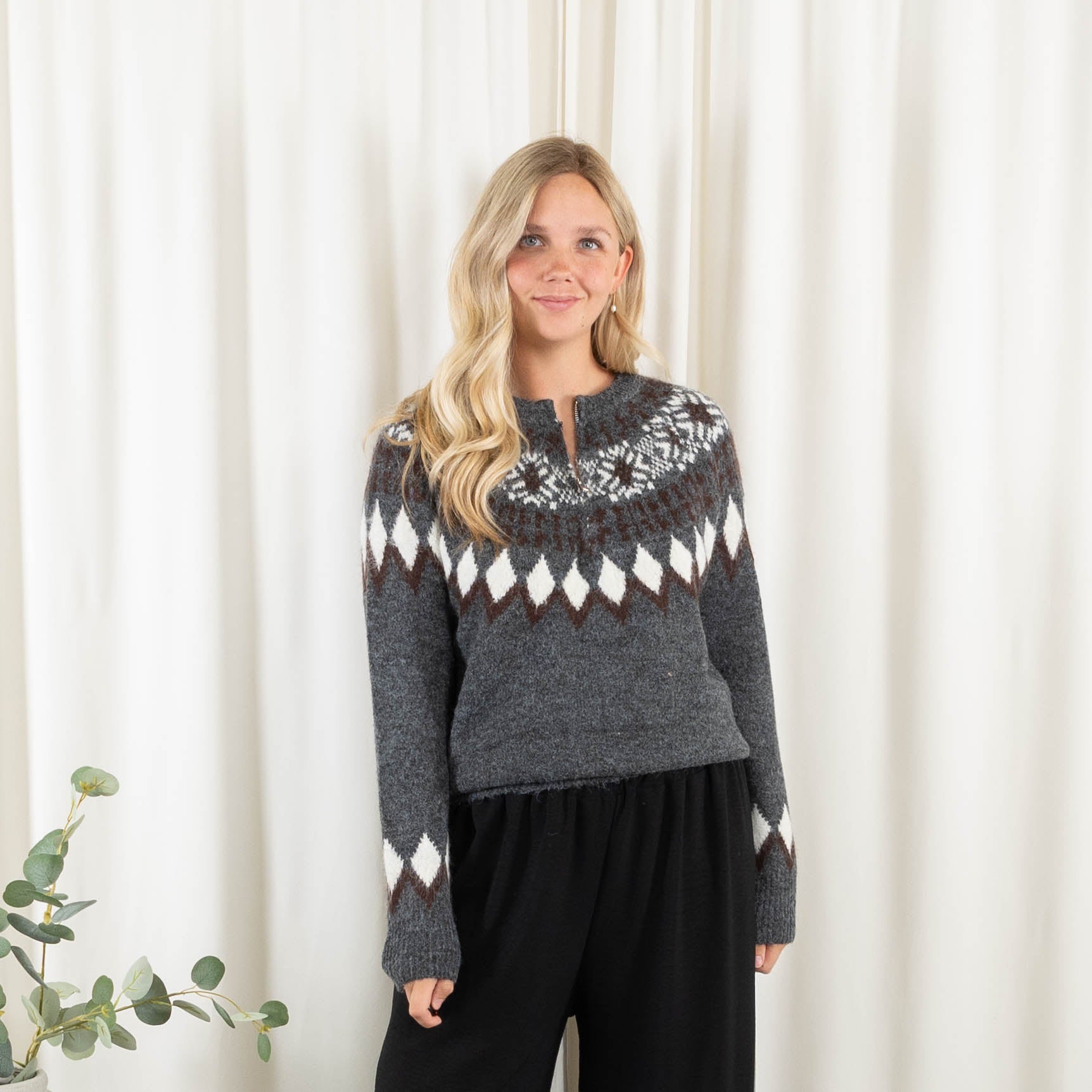 Delilah strik, Grå