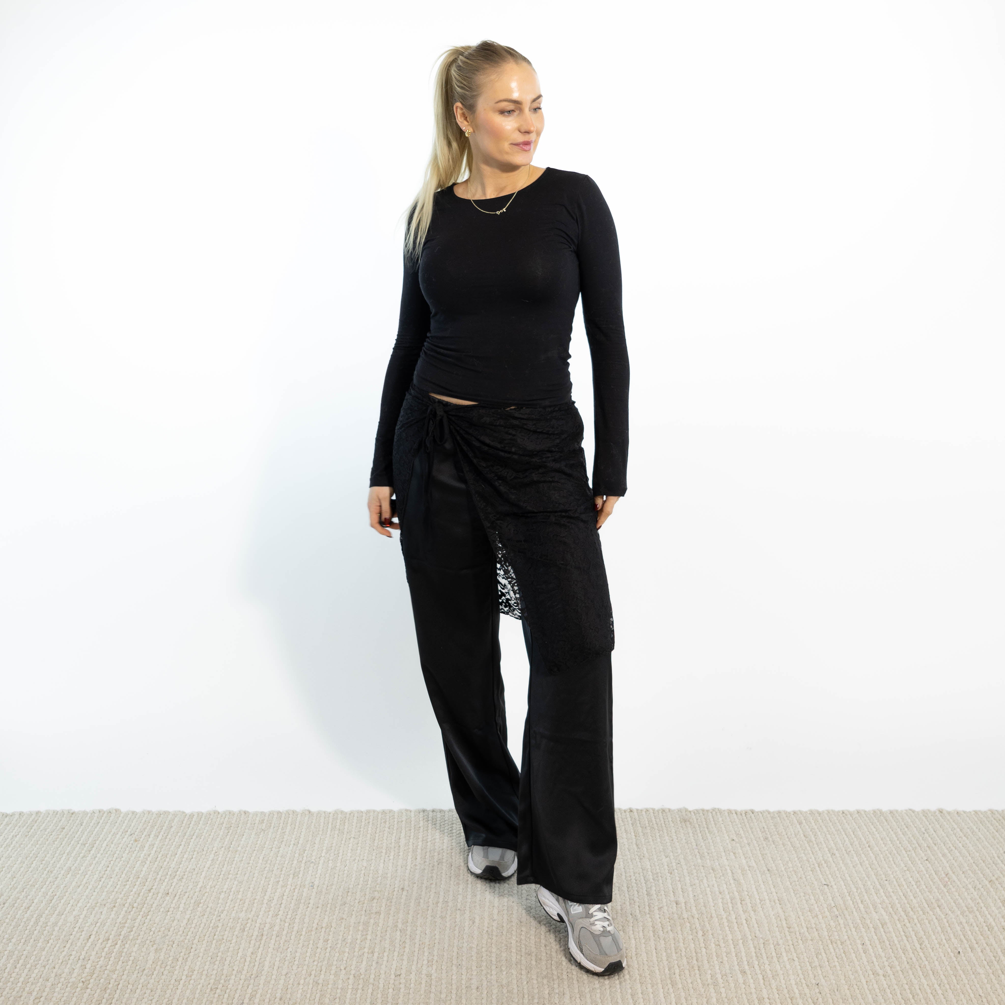 Dolly lace wrap, Sort