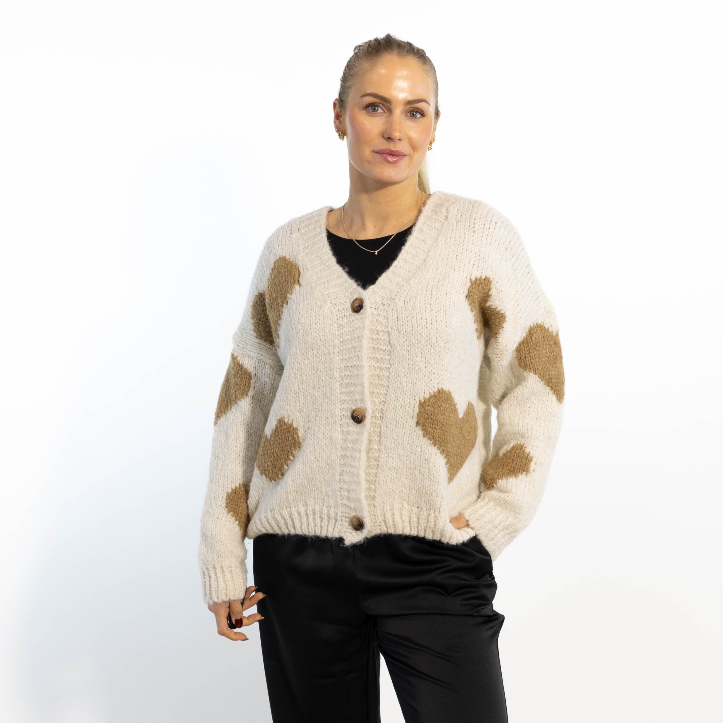 Kassy strik, Råhvid