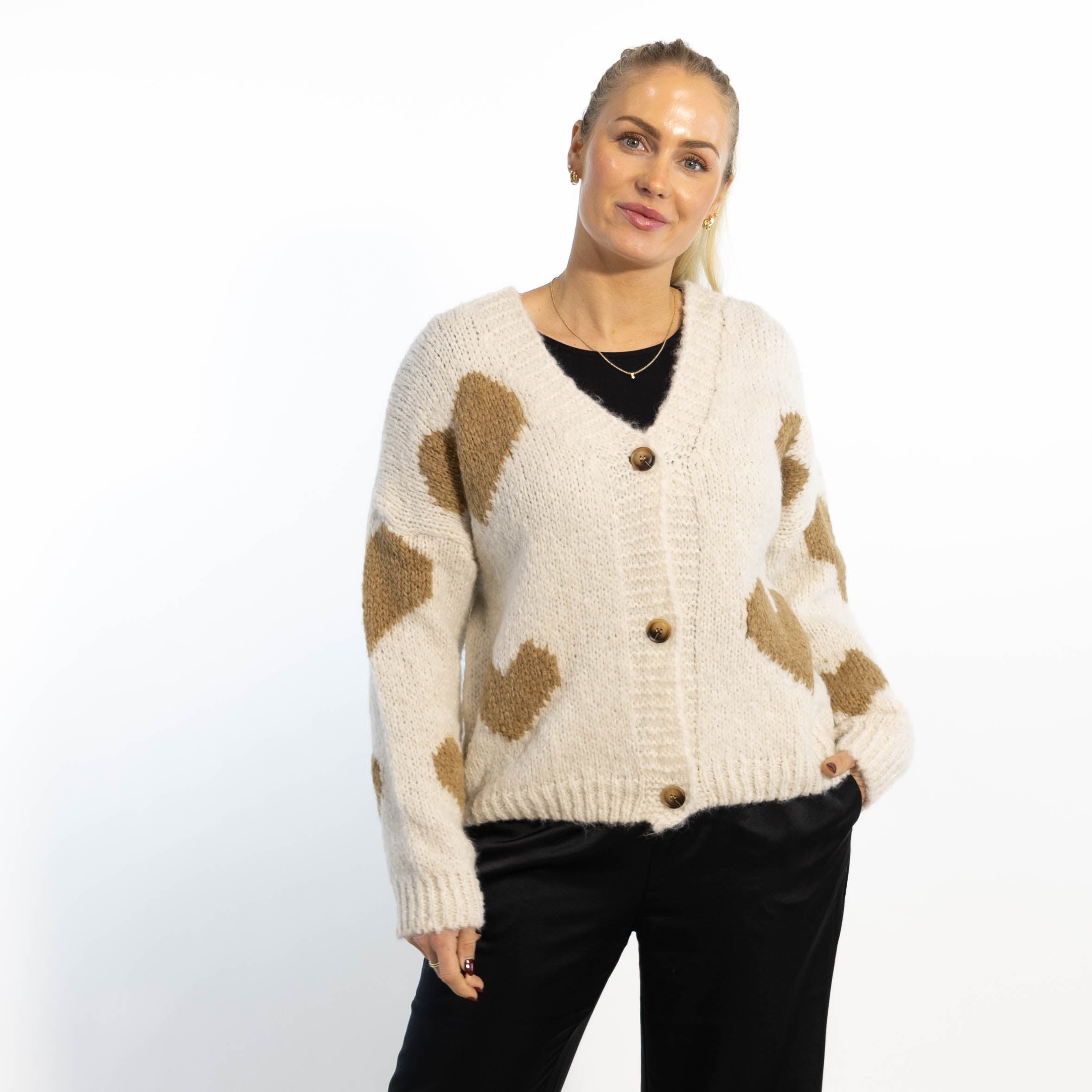 Kassy strik, Råhvid