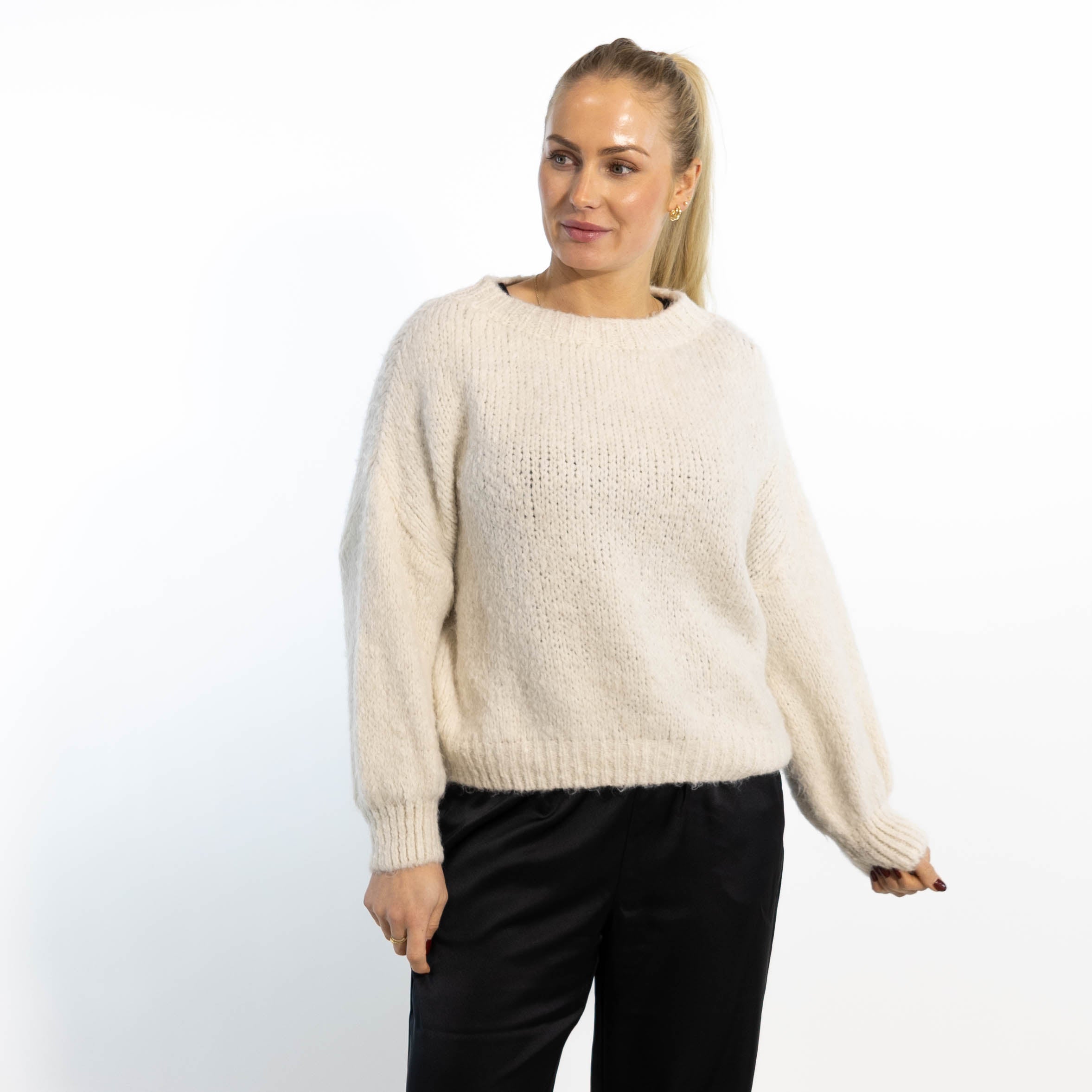 Ditte strik, Råhvid