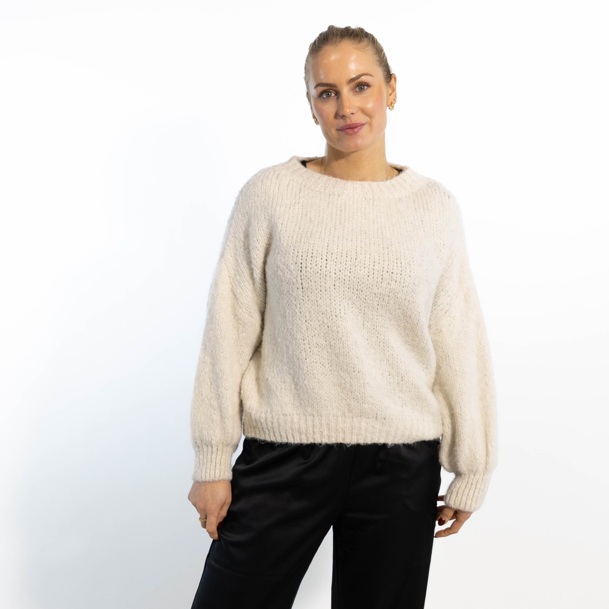 Ditte strik, Råhvid