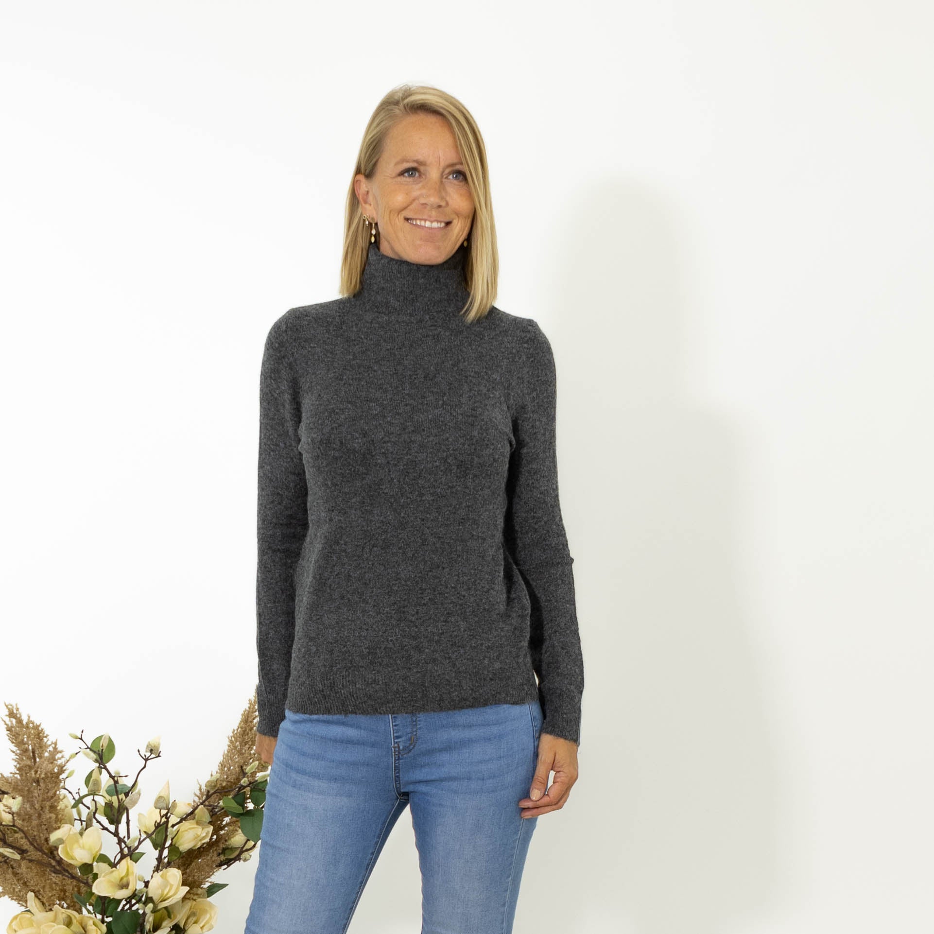 Lina rullekrave strik, Mørkegrå