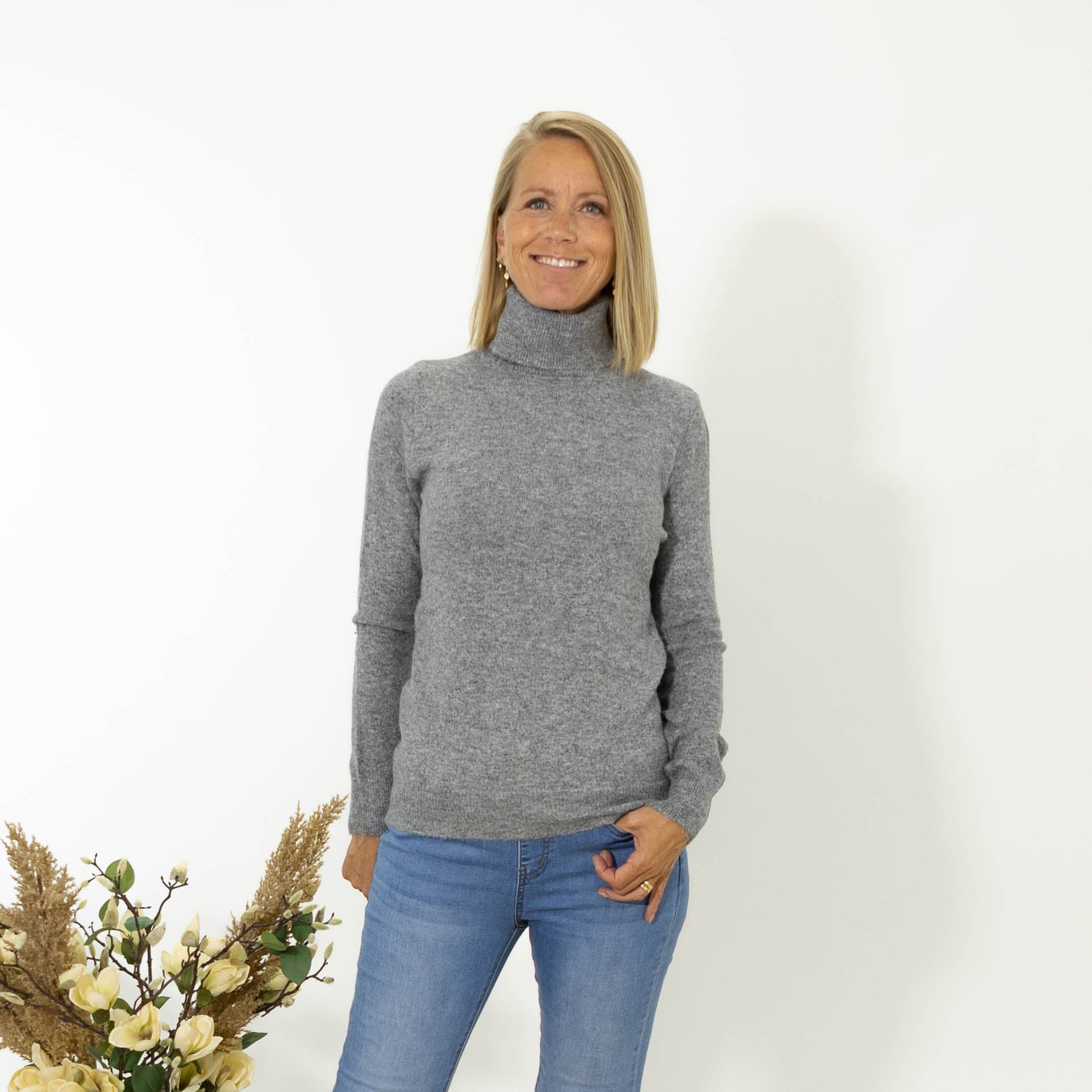 Lina rullekrave strik, Grå