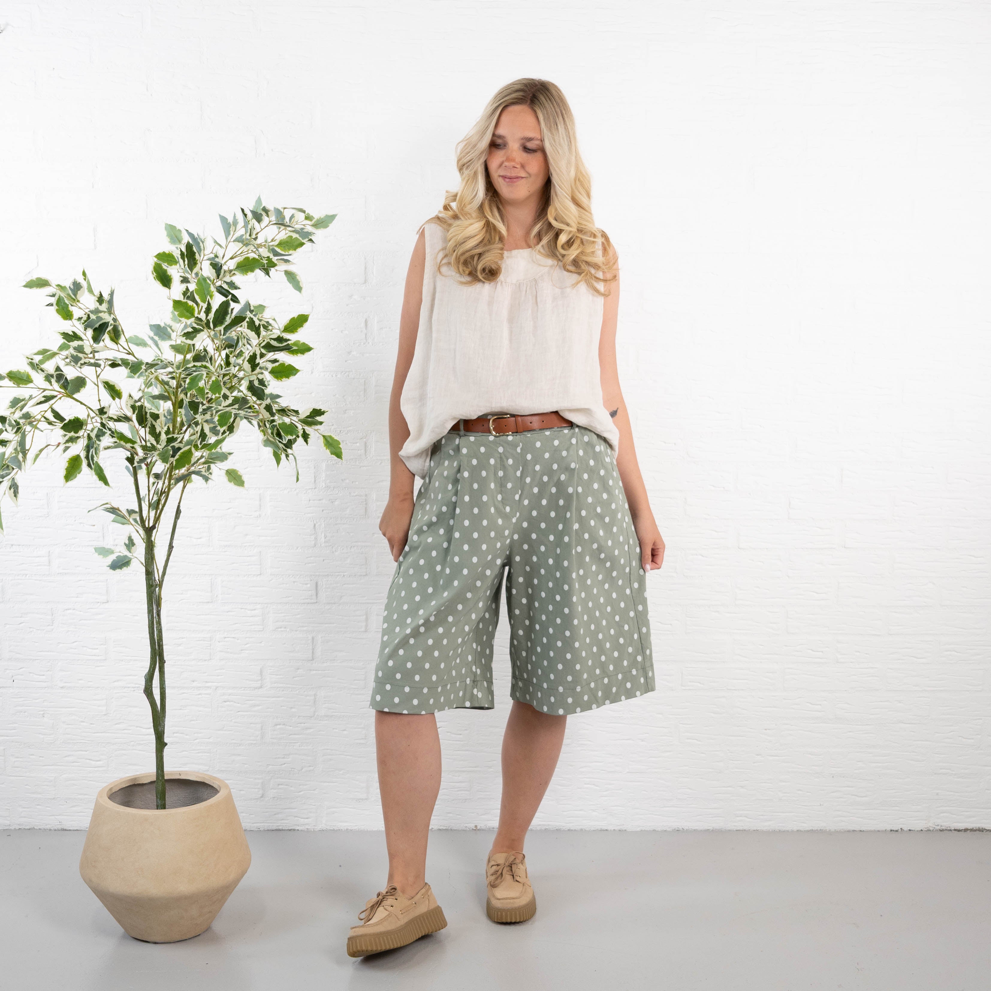 Pearl shorts, Khaki