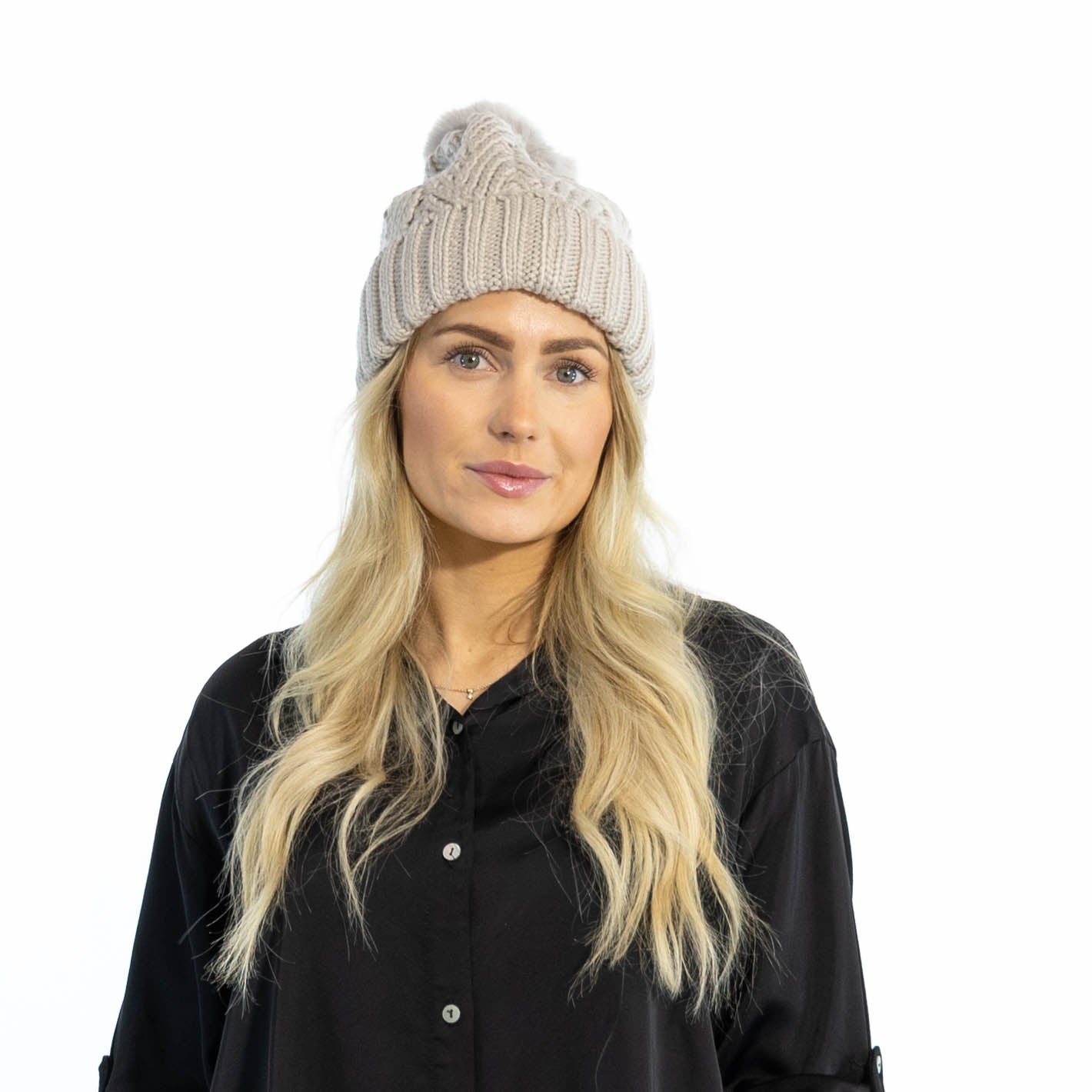 Sari grovstrikket hue, Taupe