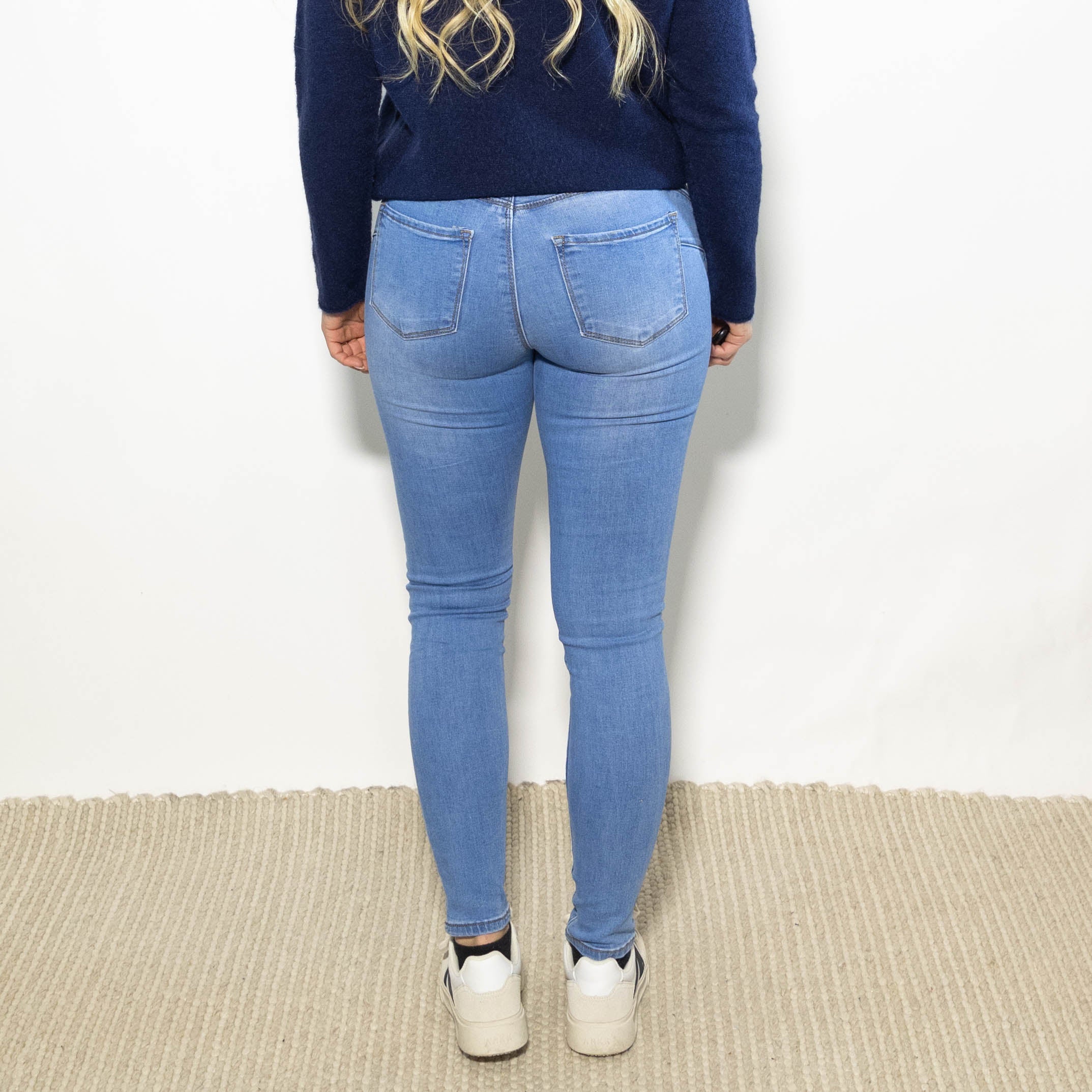 Petra push up jeans, Lysvask