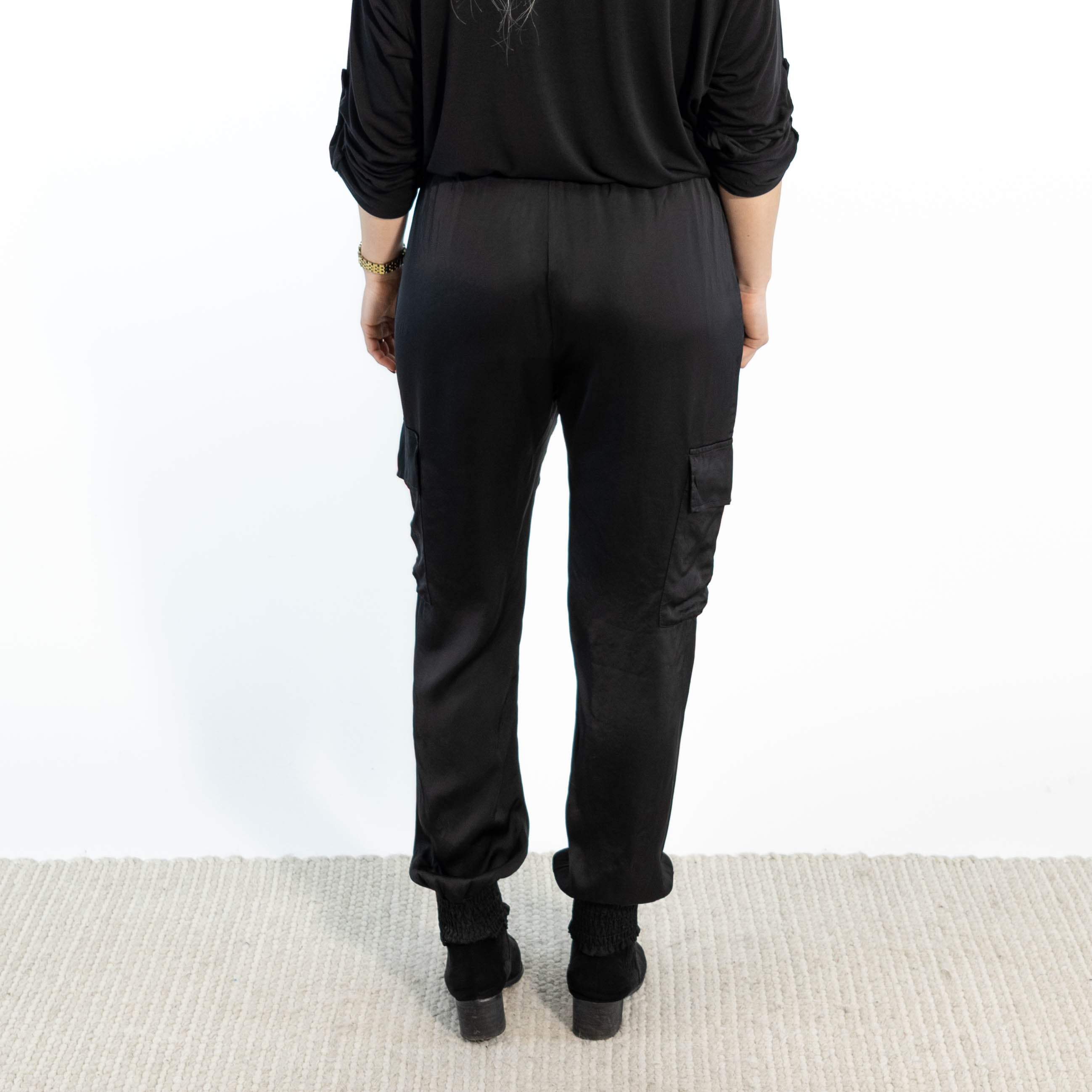 Megan combat bukser, Sort