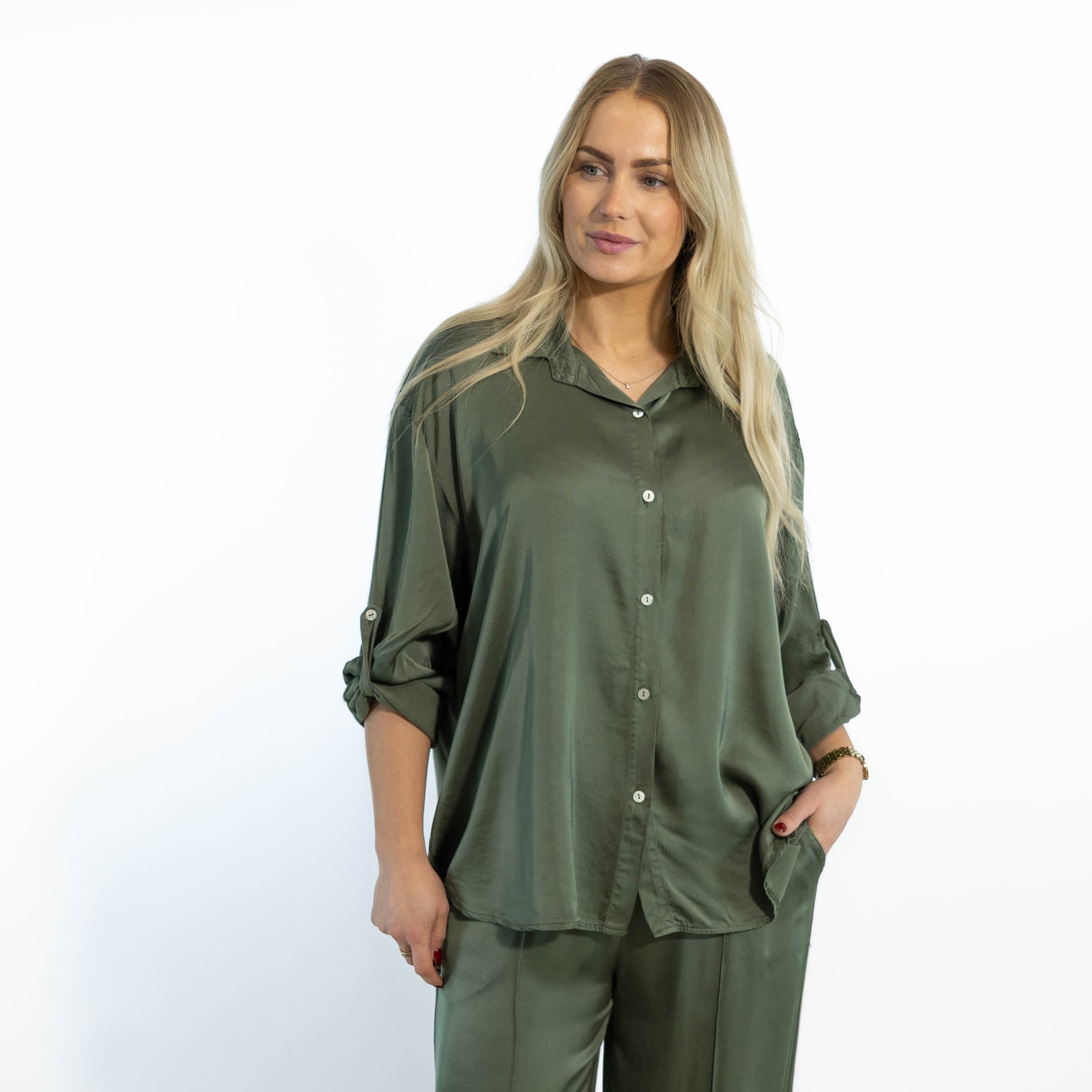 Mabel satin bluse, Khaki