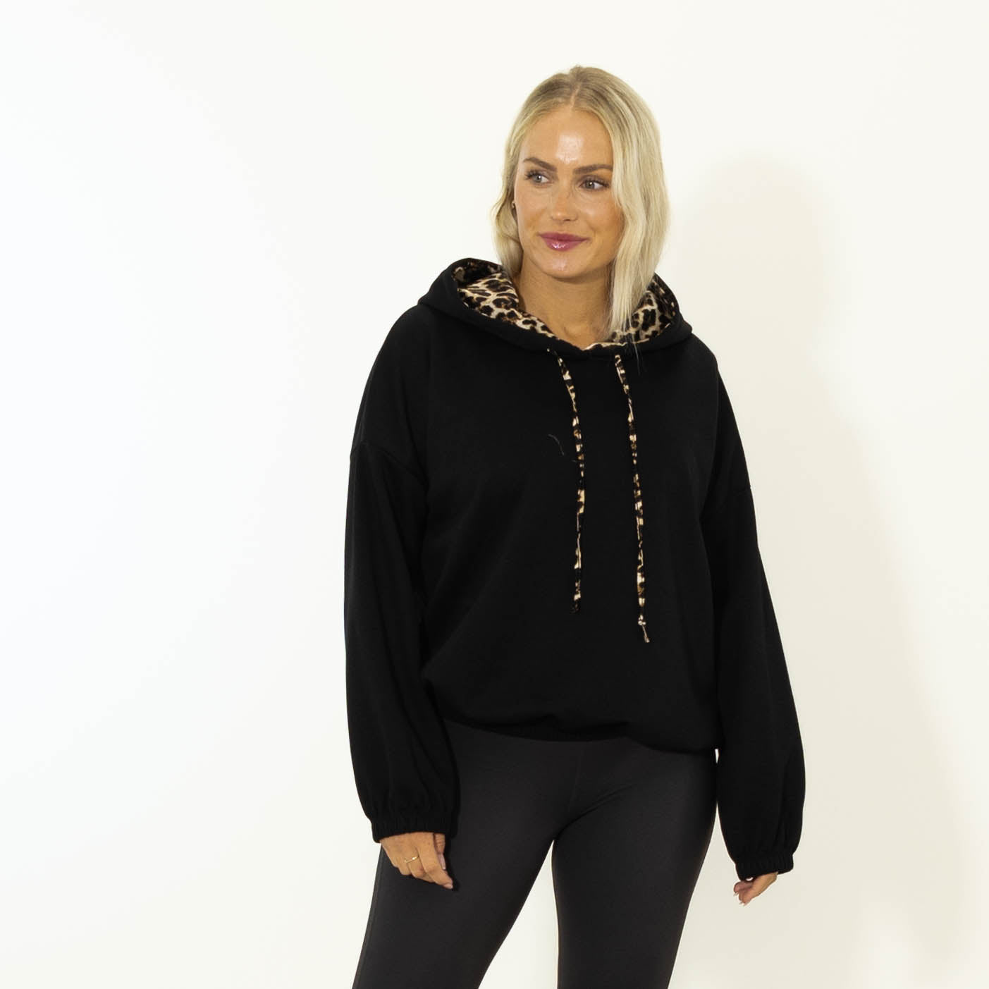 Anna Leo Sweatshirt, Sort