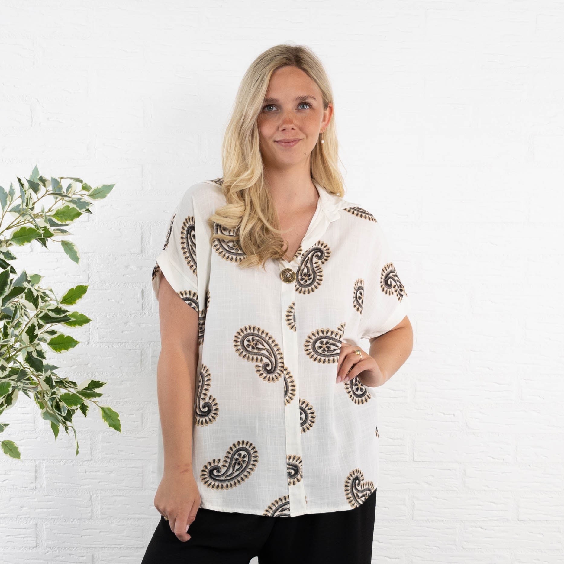 Selene overdel, Sort