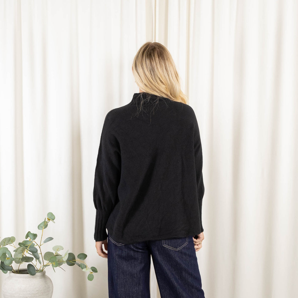 Natalia strik. Sort