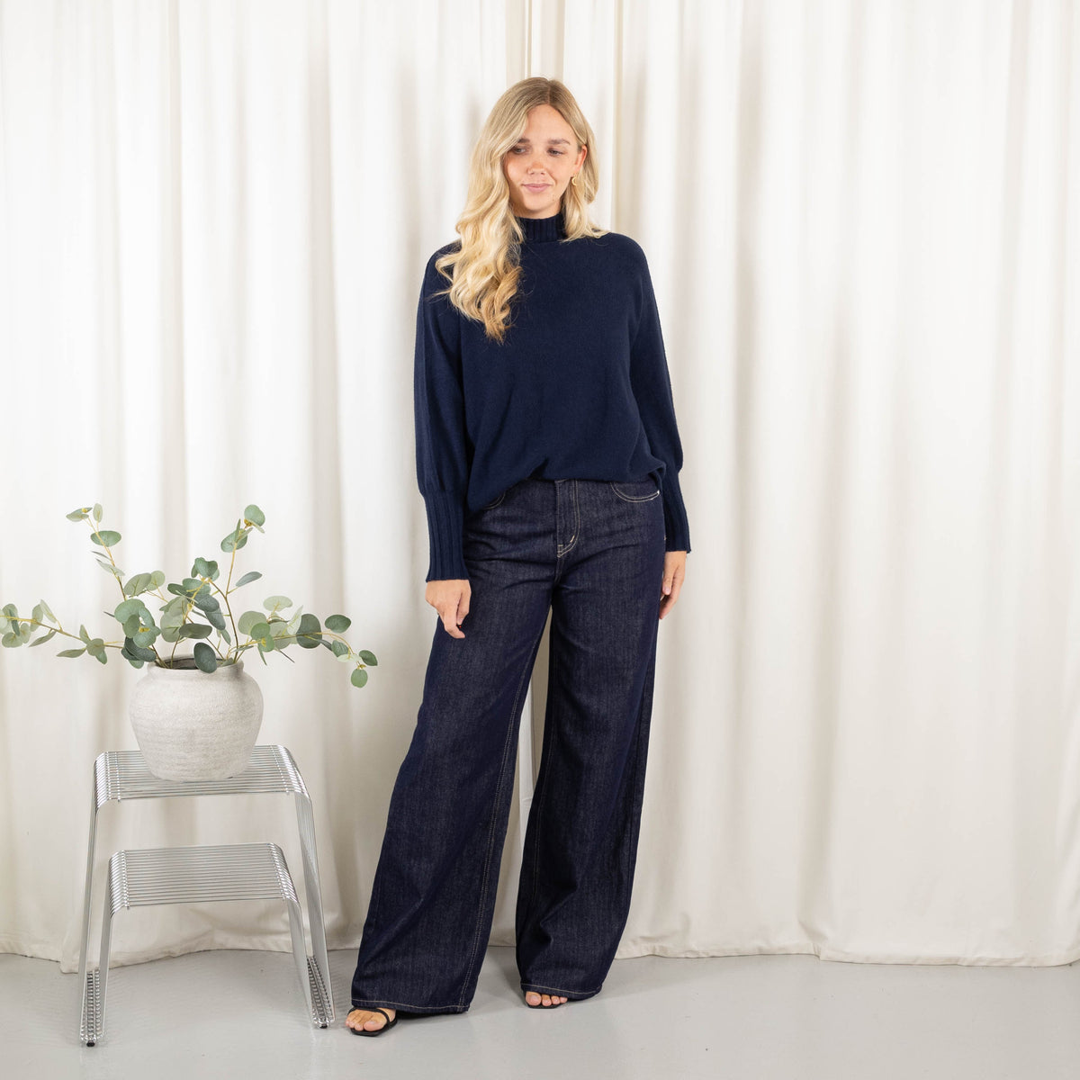 Natalia strik. Navy