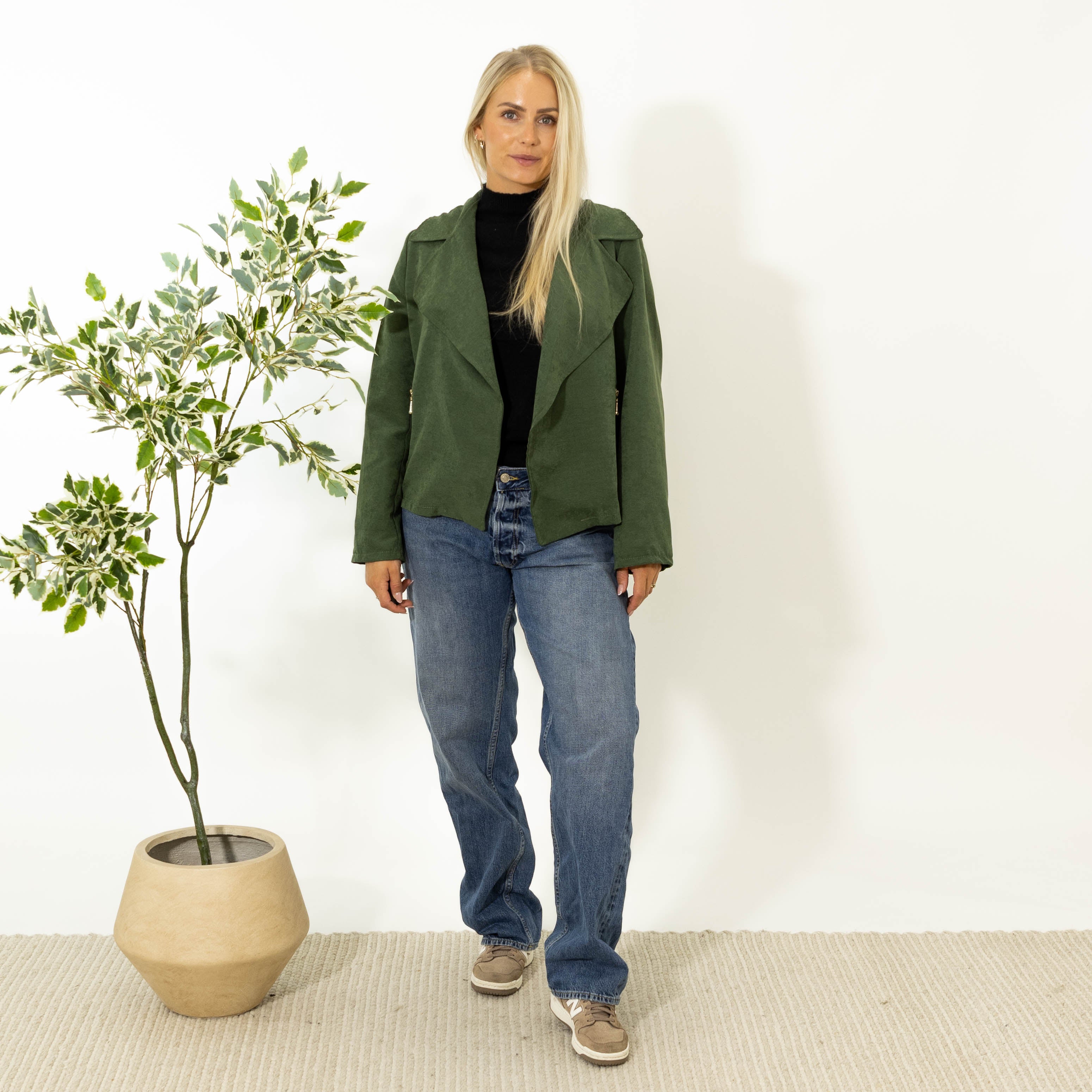 Nethe kort ruskindsjakke, Khaki