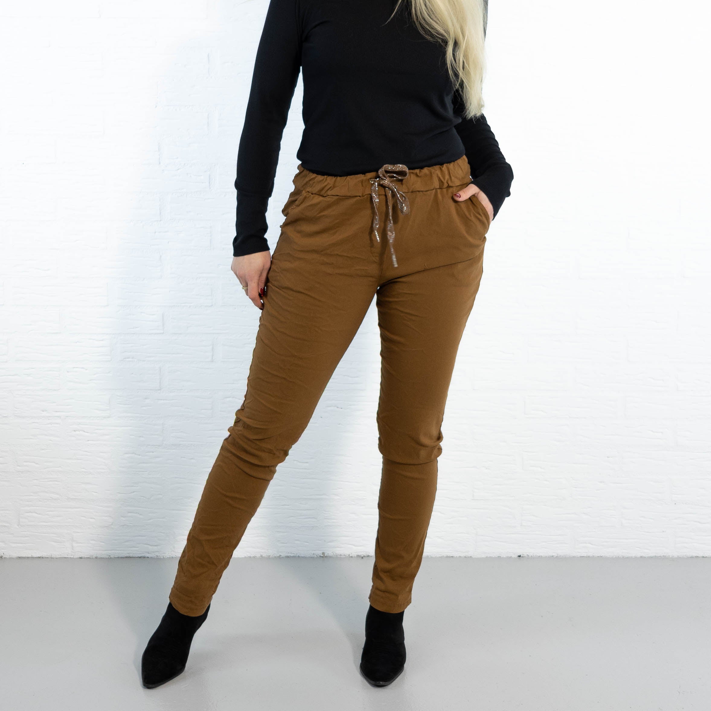 Krista bengaline bukser, Mørk camel