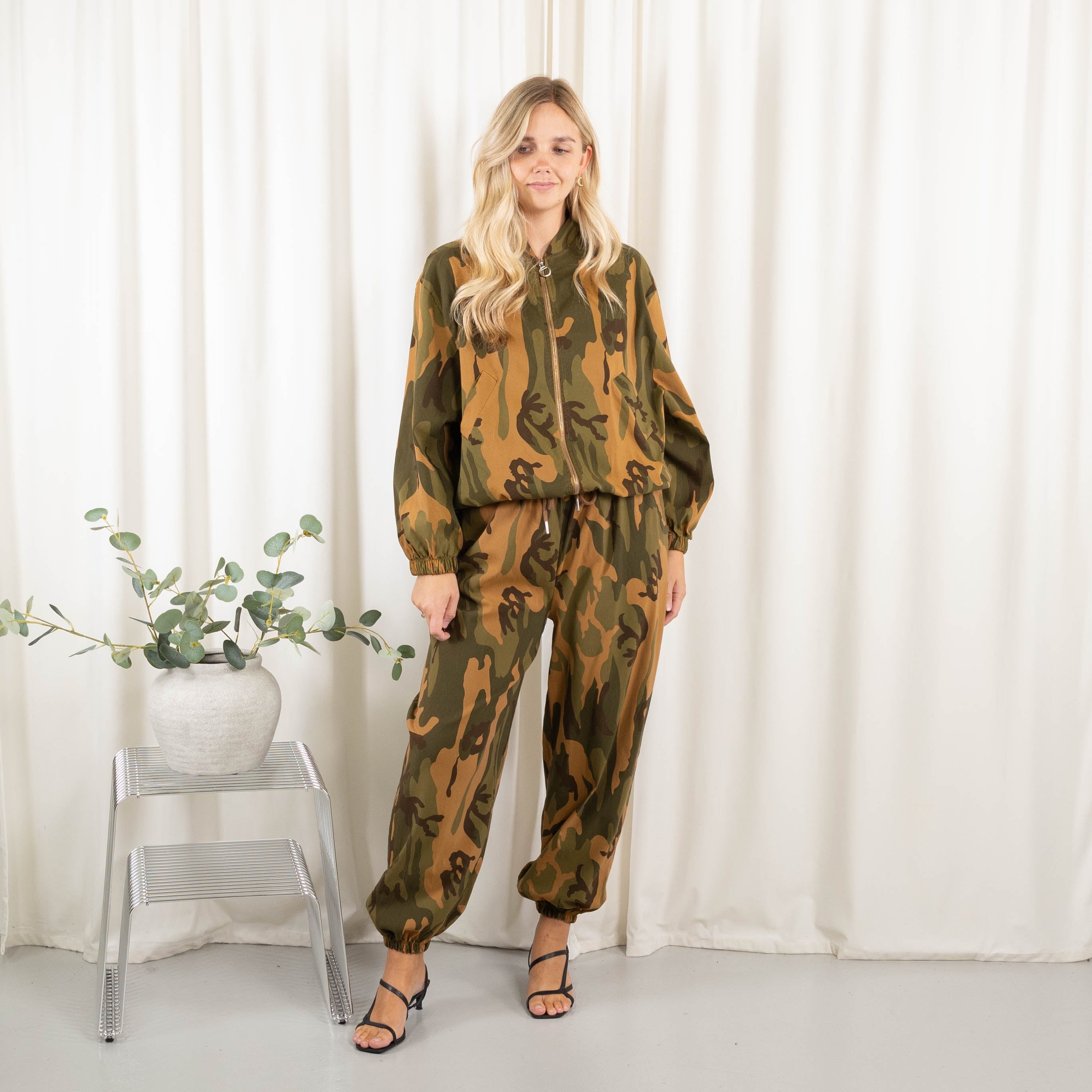 Glow jakke, Camel