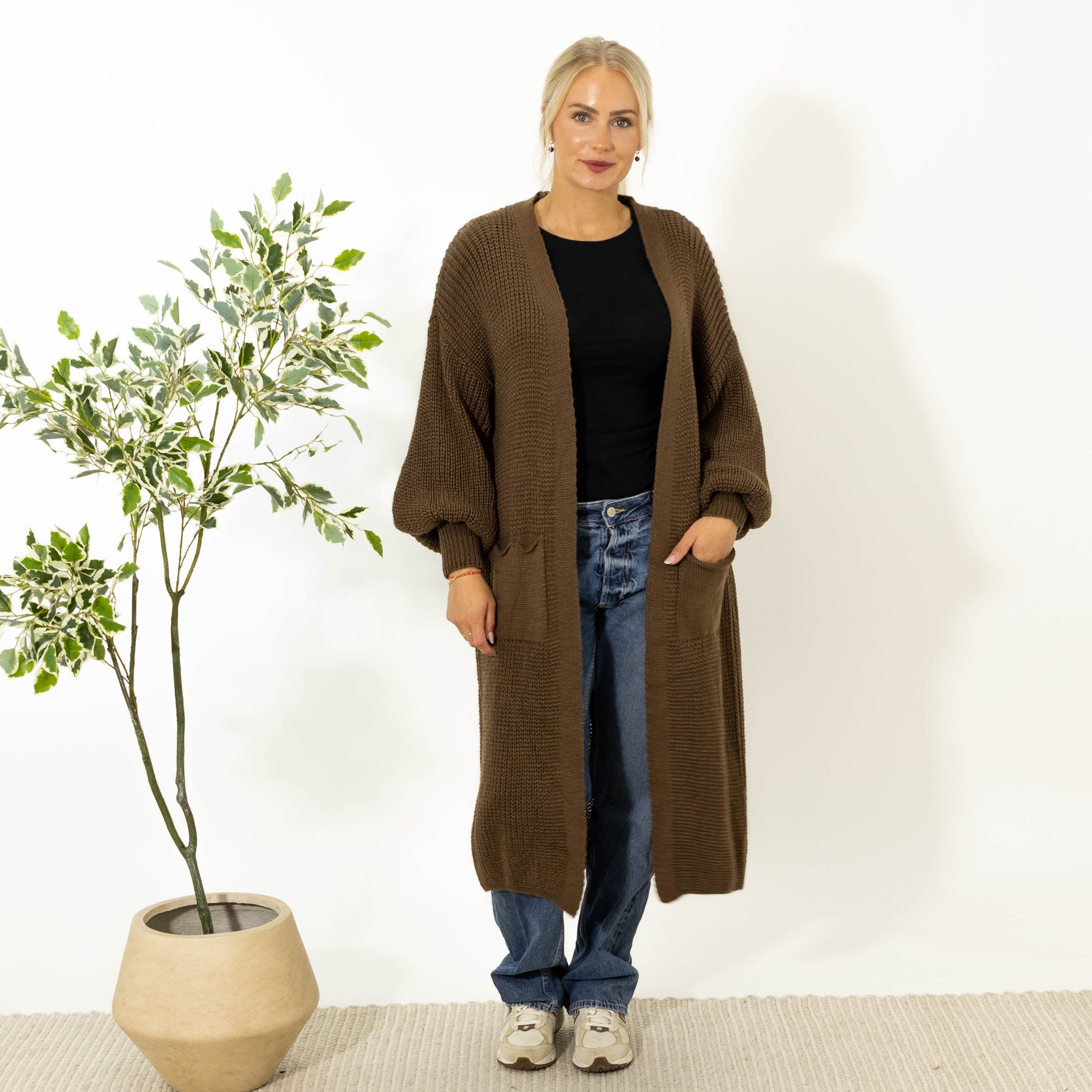 Sissi lang strik cardigan, Choko