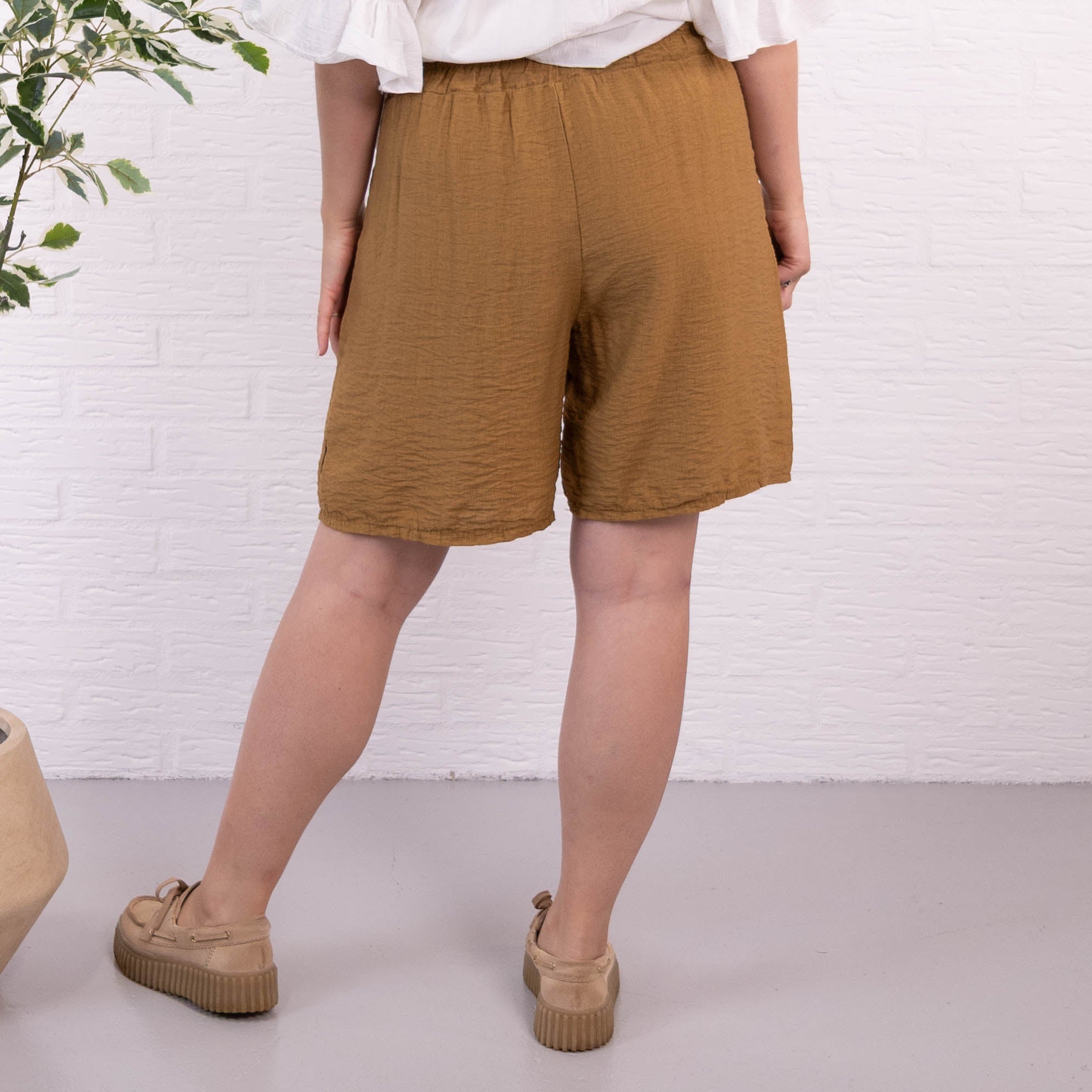 Martha shorts, Camel
