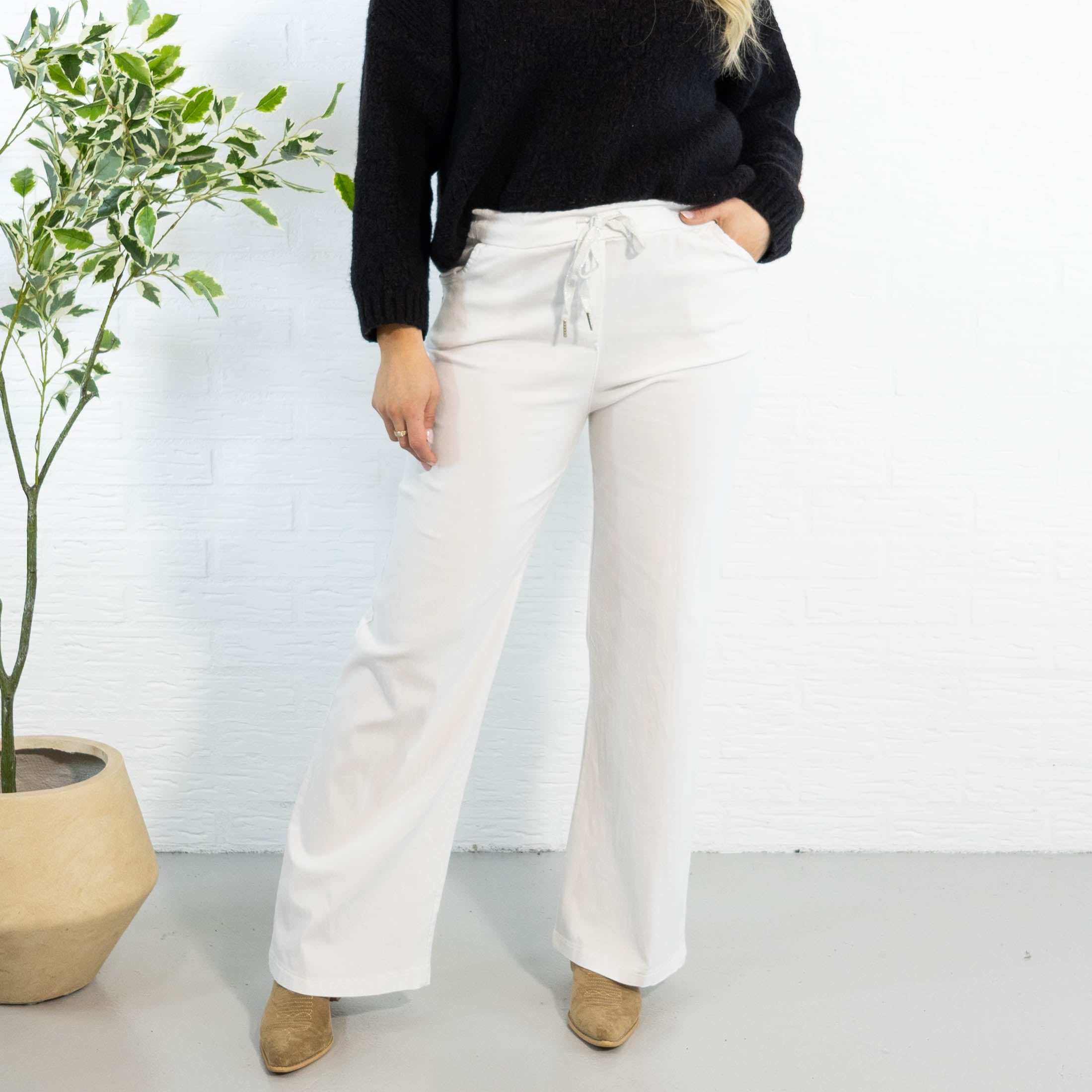 Misty bukser, Hvid