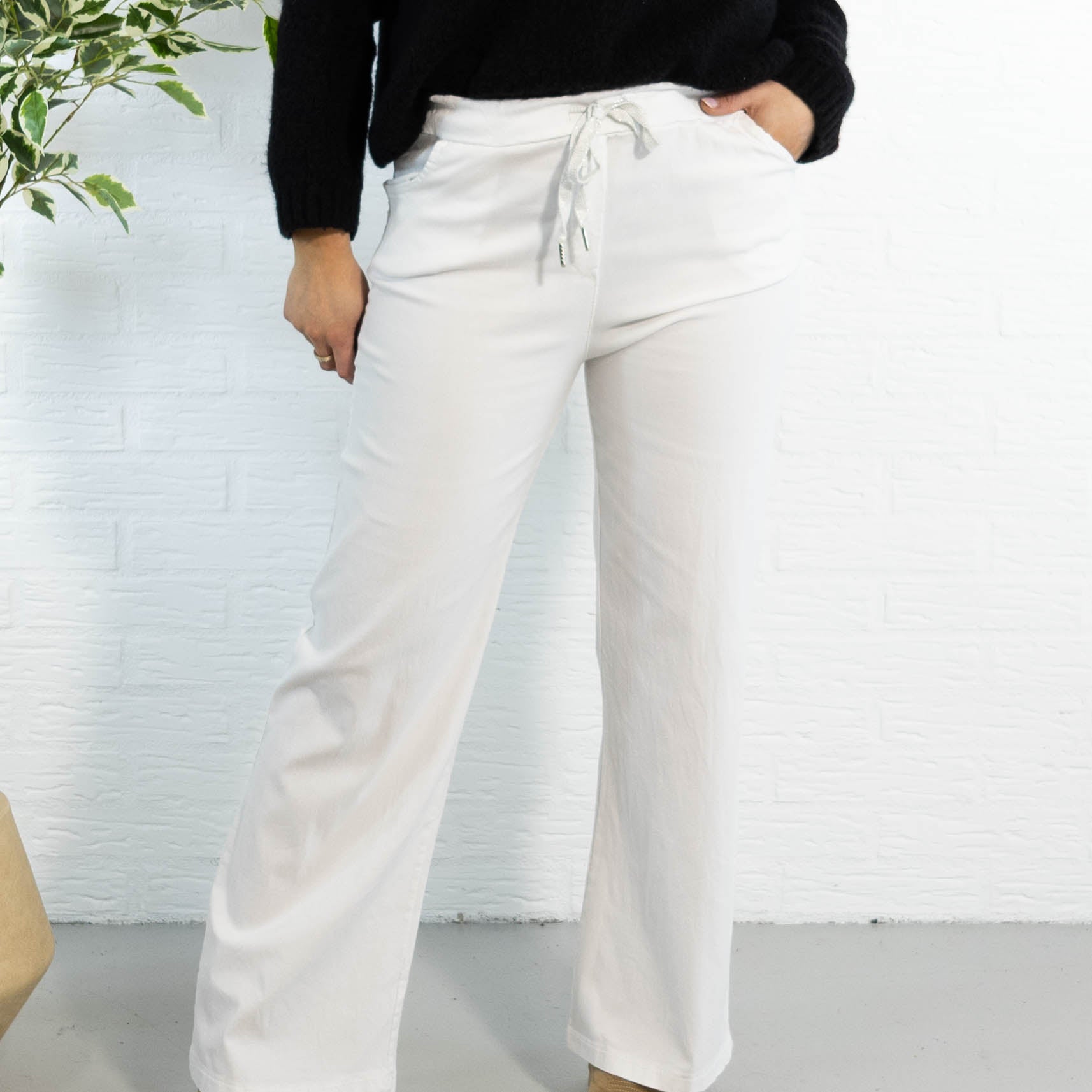 Misty bukser, Hvid