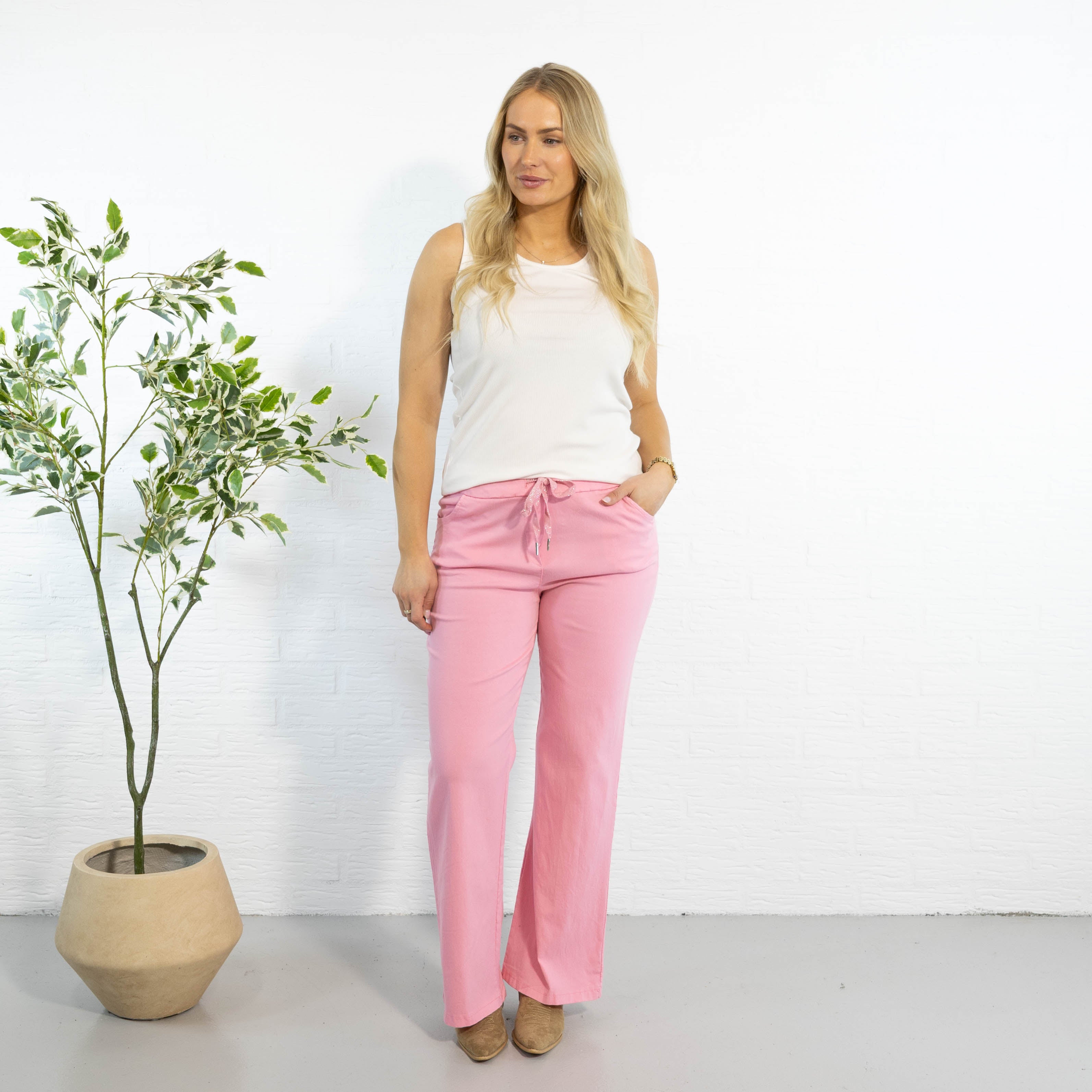 Misty bukser, Lyserød