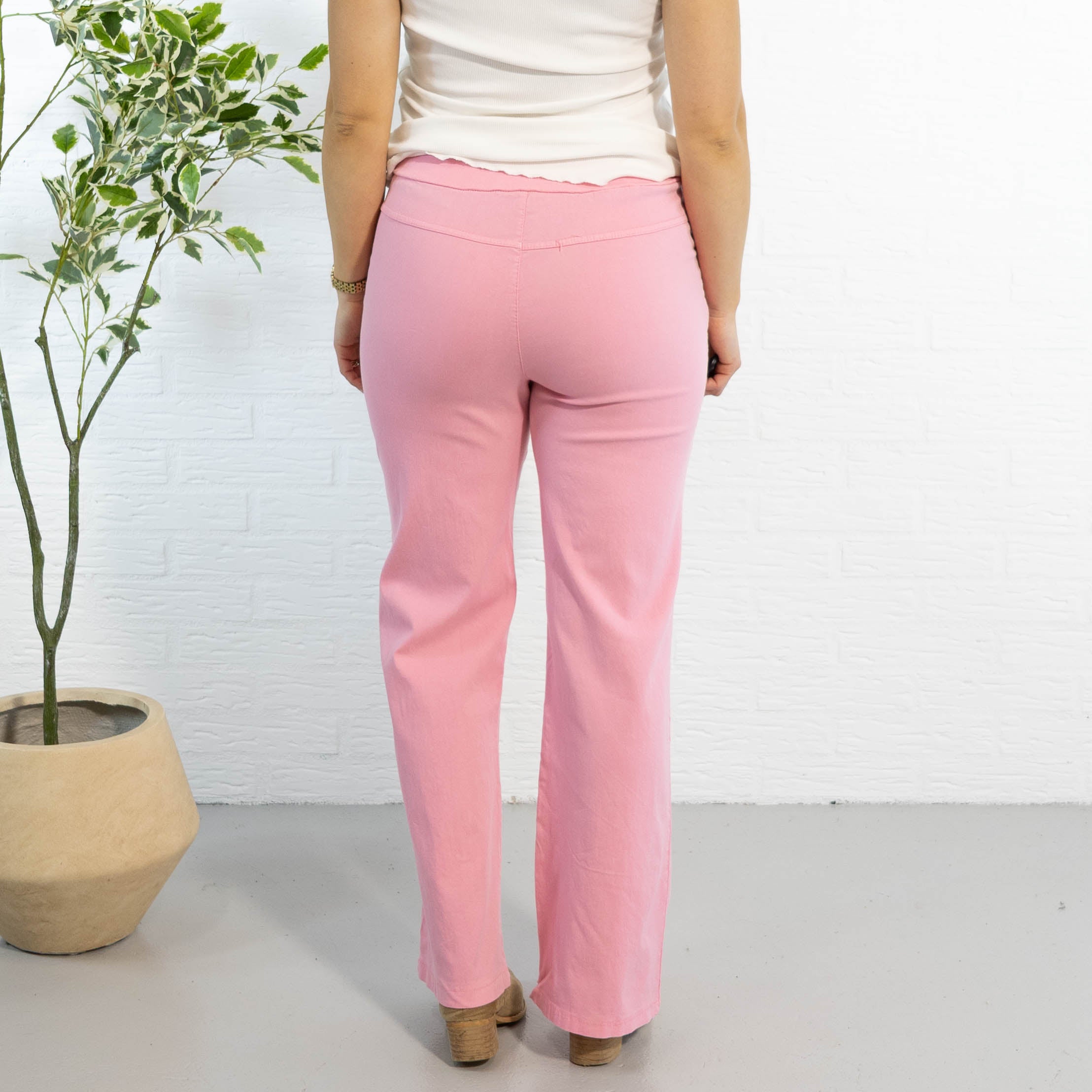 Misty bukser, Lyserød