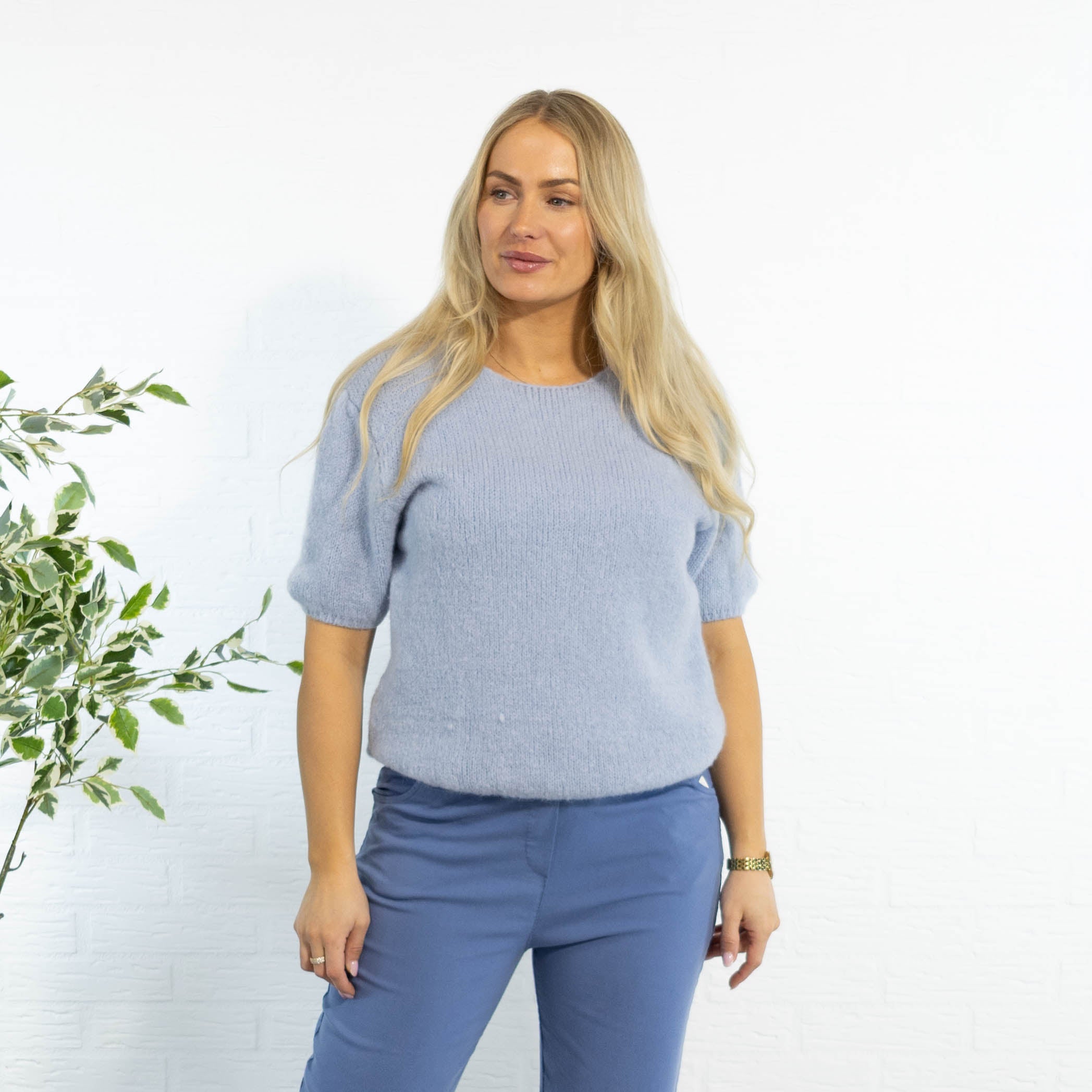 Aggy strik, Lyseblå