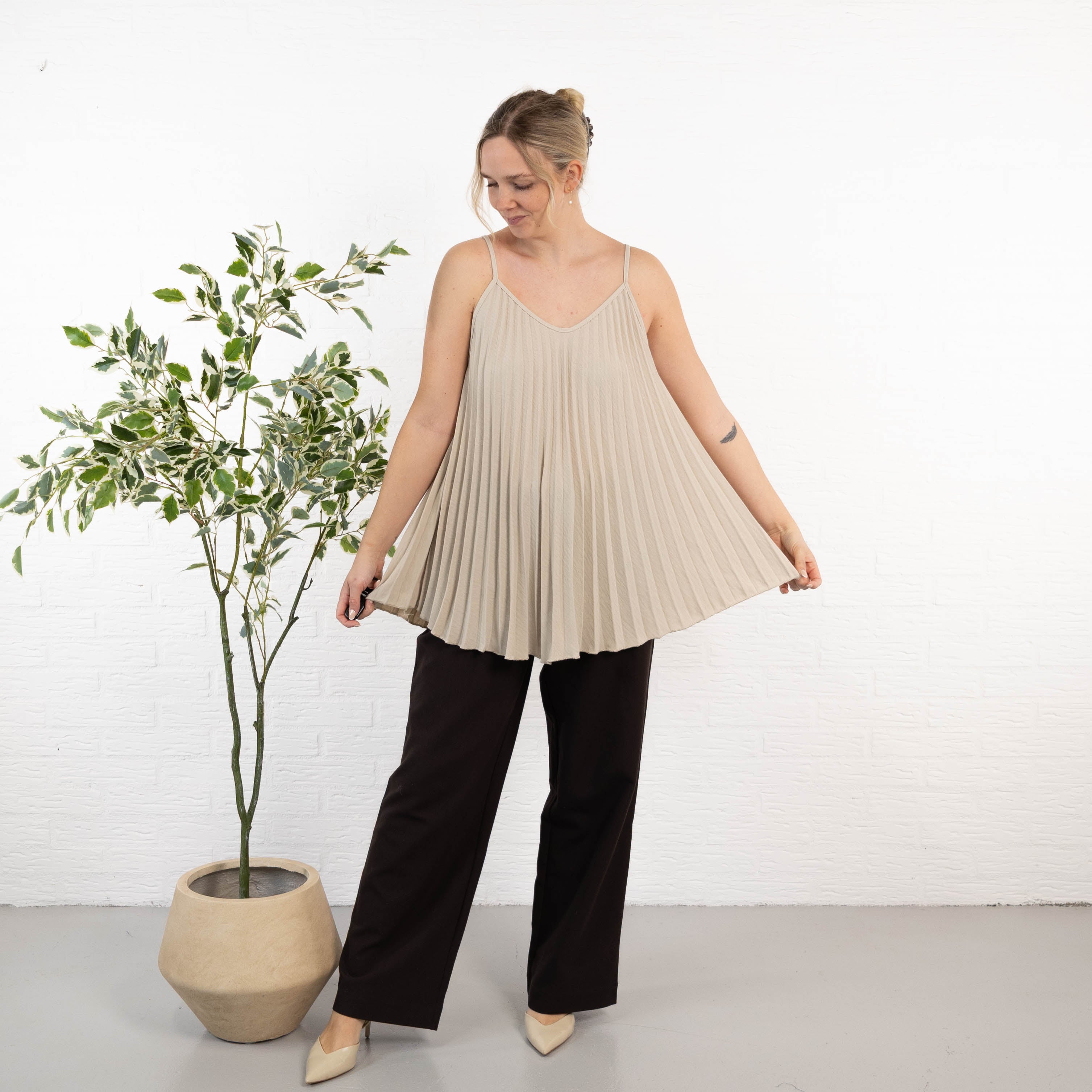 Jemima strop-top, Beige