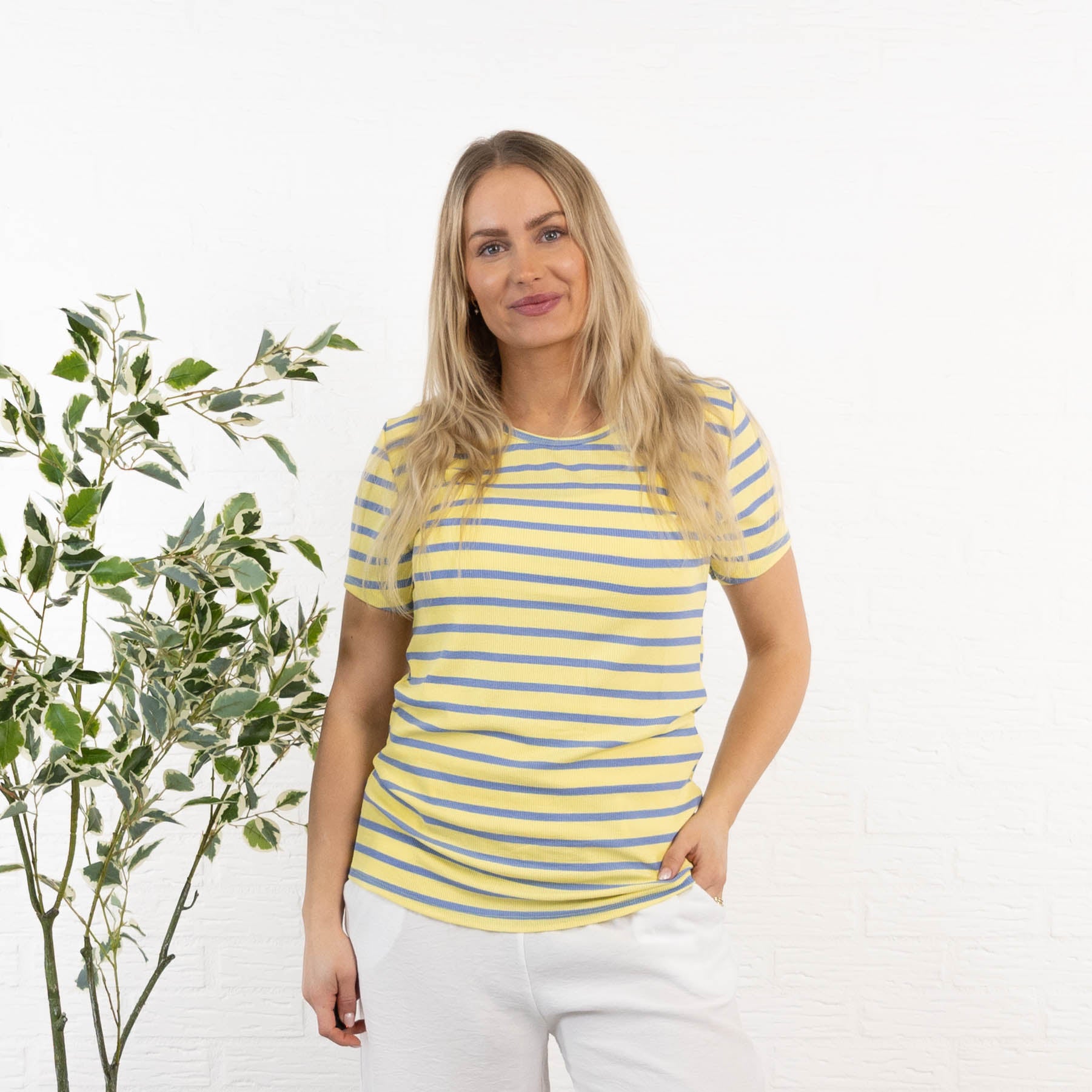 Alina t-shirt, Gul