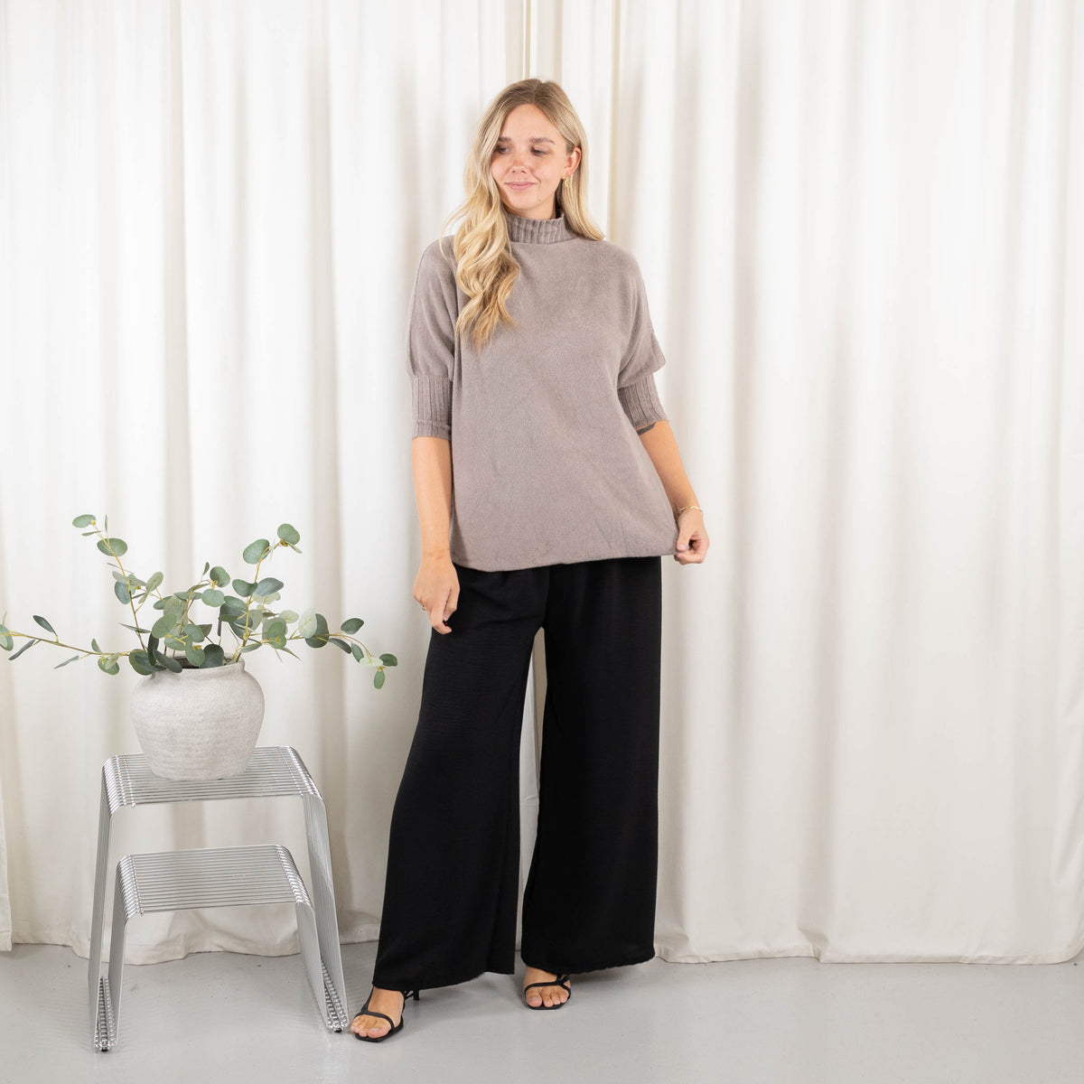 Freja strik, Taupe