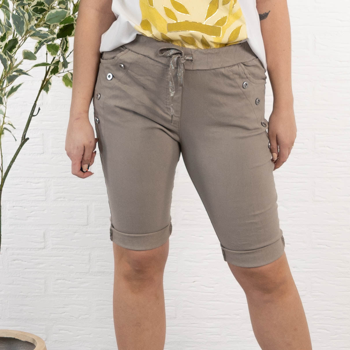 Ada shorts, Taupe