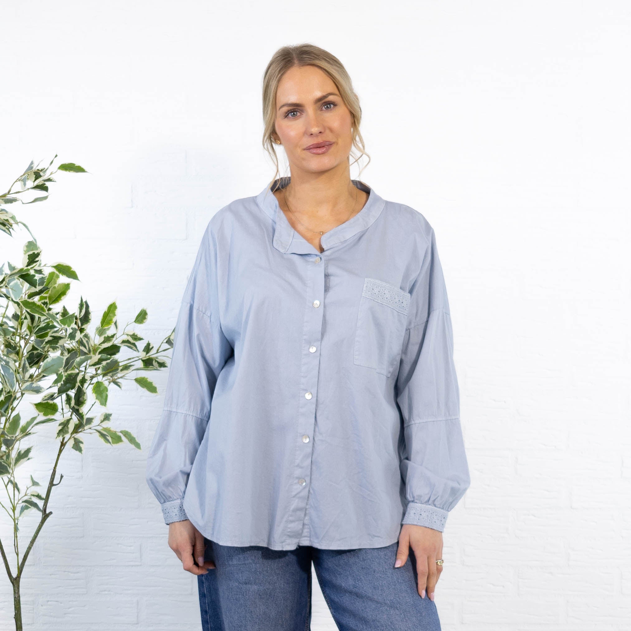 Nata skjorte, Dueblå