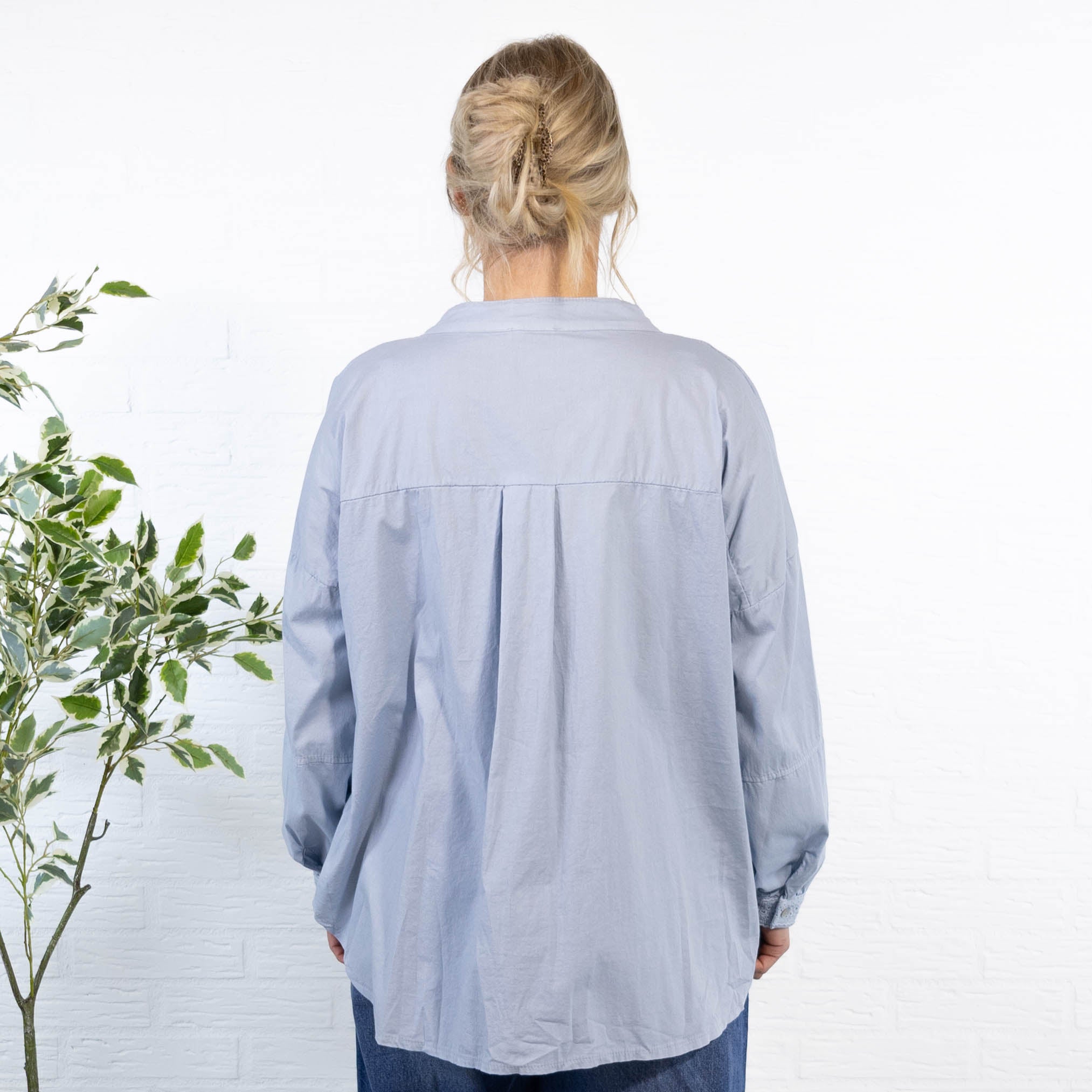 Nata skjorte, Dueblå