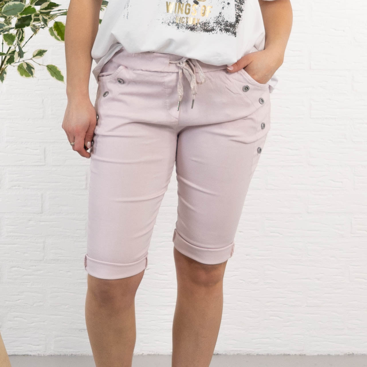 Ada shorts, Rosa