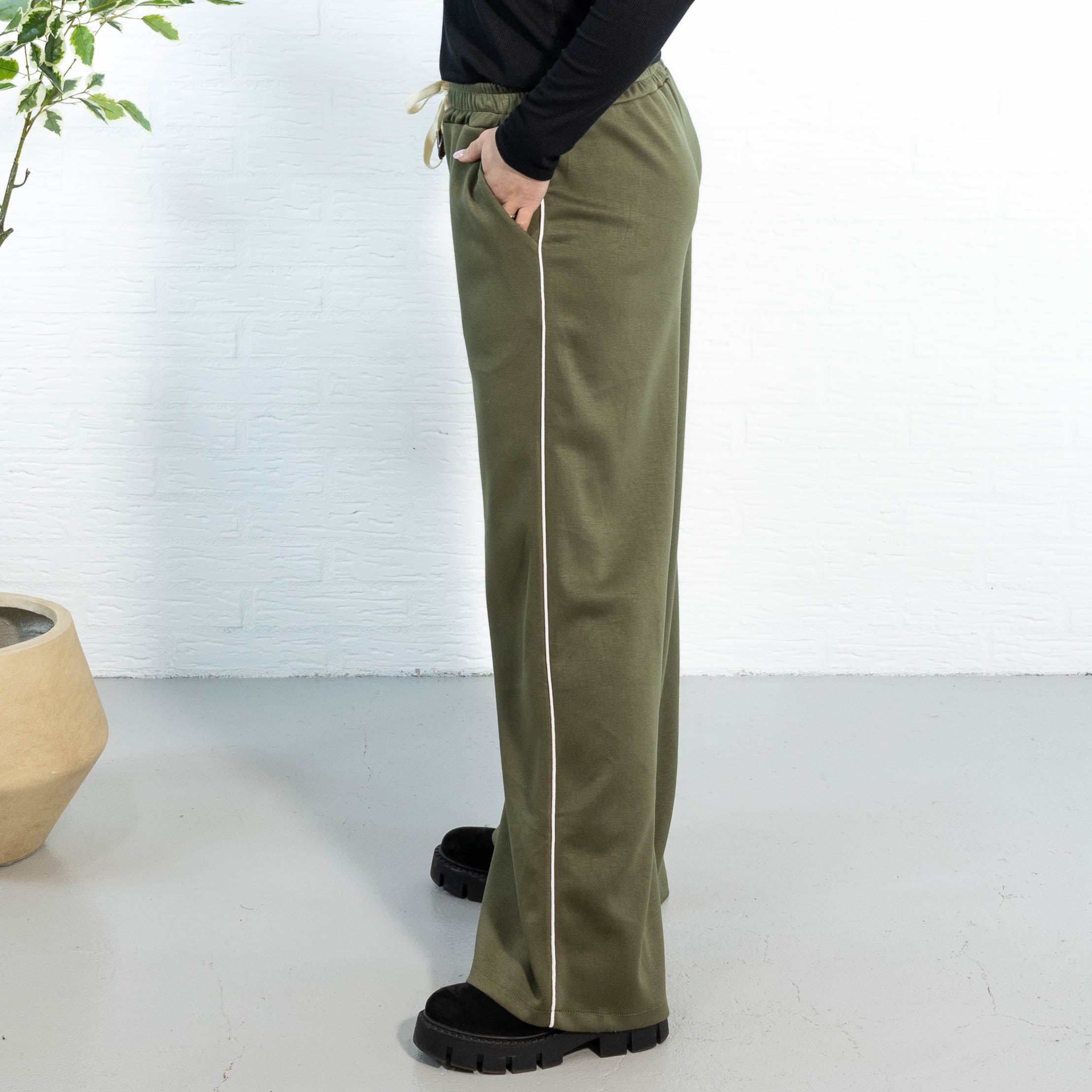 Alexis bukser, Khaki