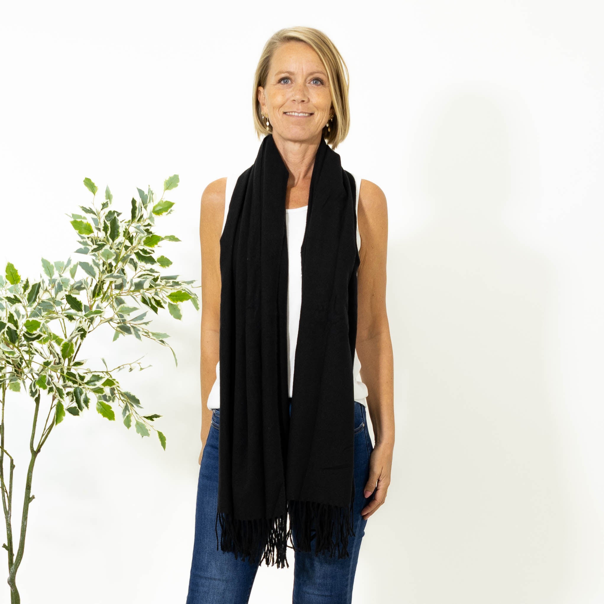 Ebba tørklæde, Sort