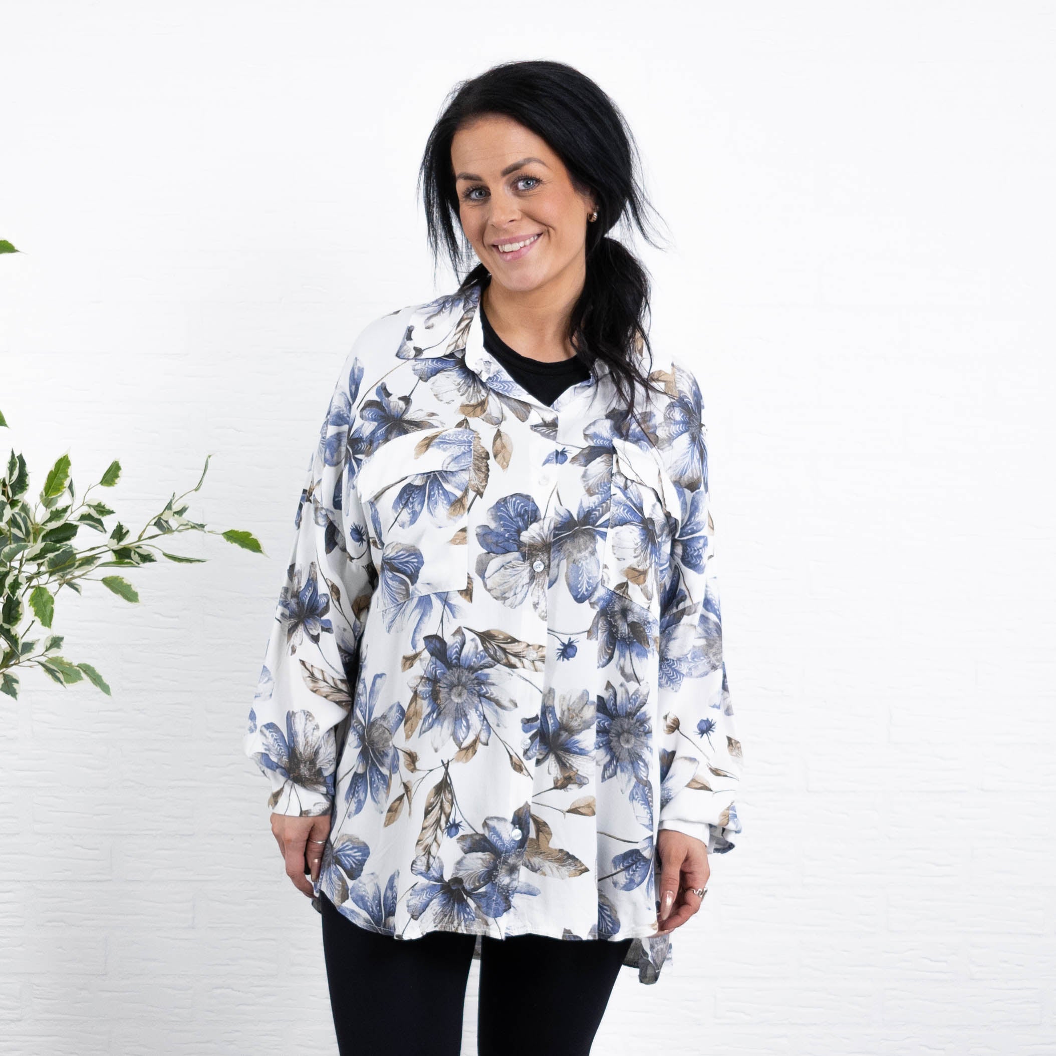 Nura skjorte, Råhvid