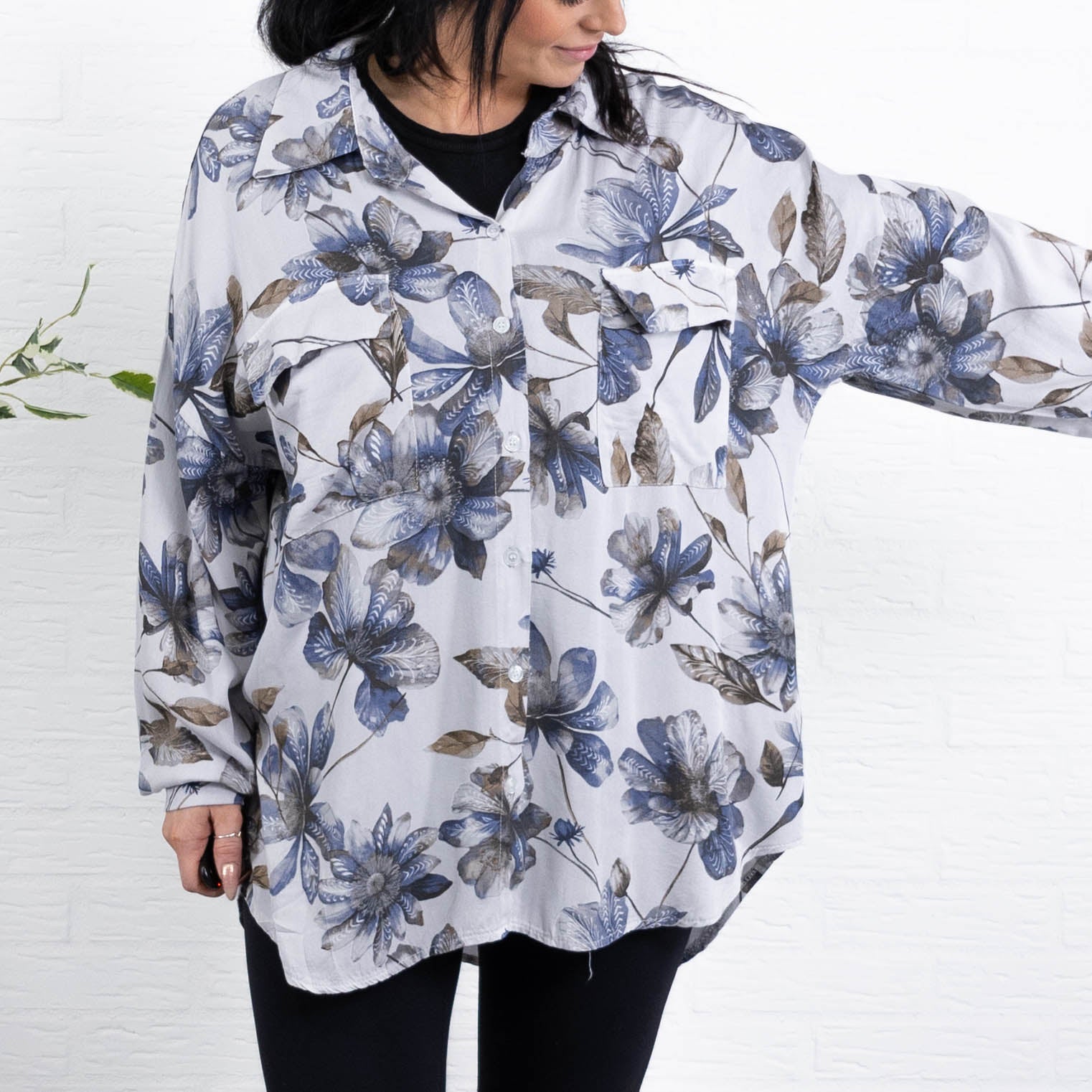 Nura skjorte, Lysegrå